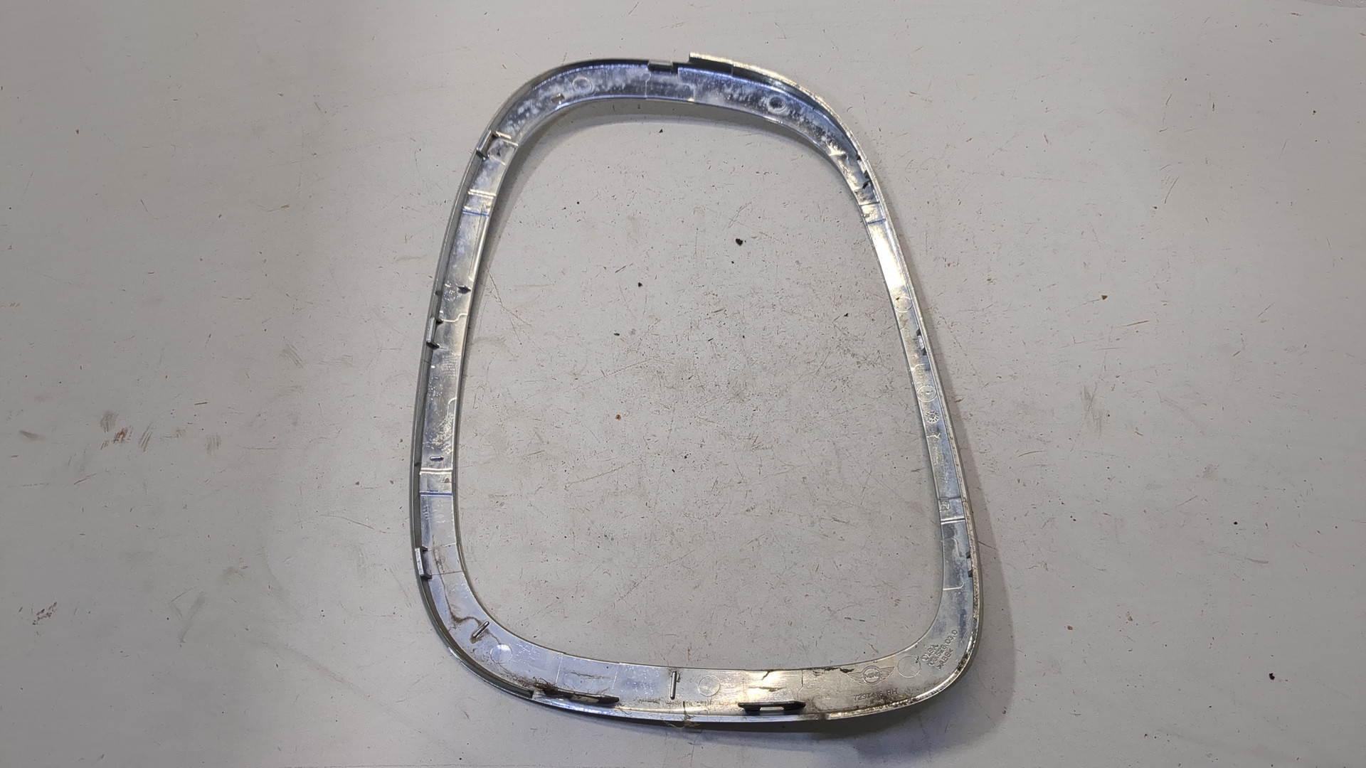 Планка под фонарь правая