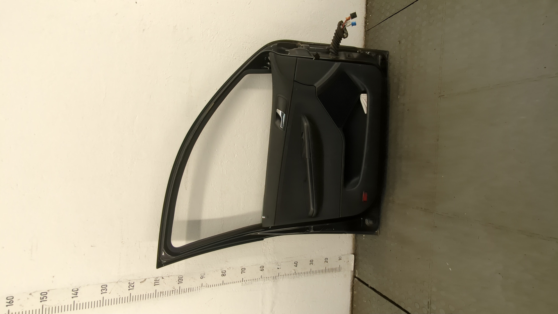 Дверь передняя левая