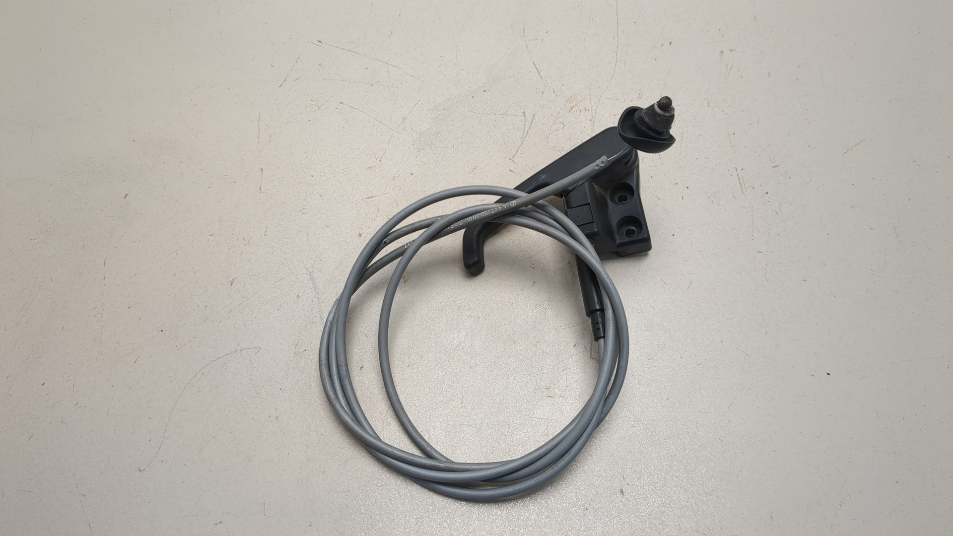 Ручка открывания капота