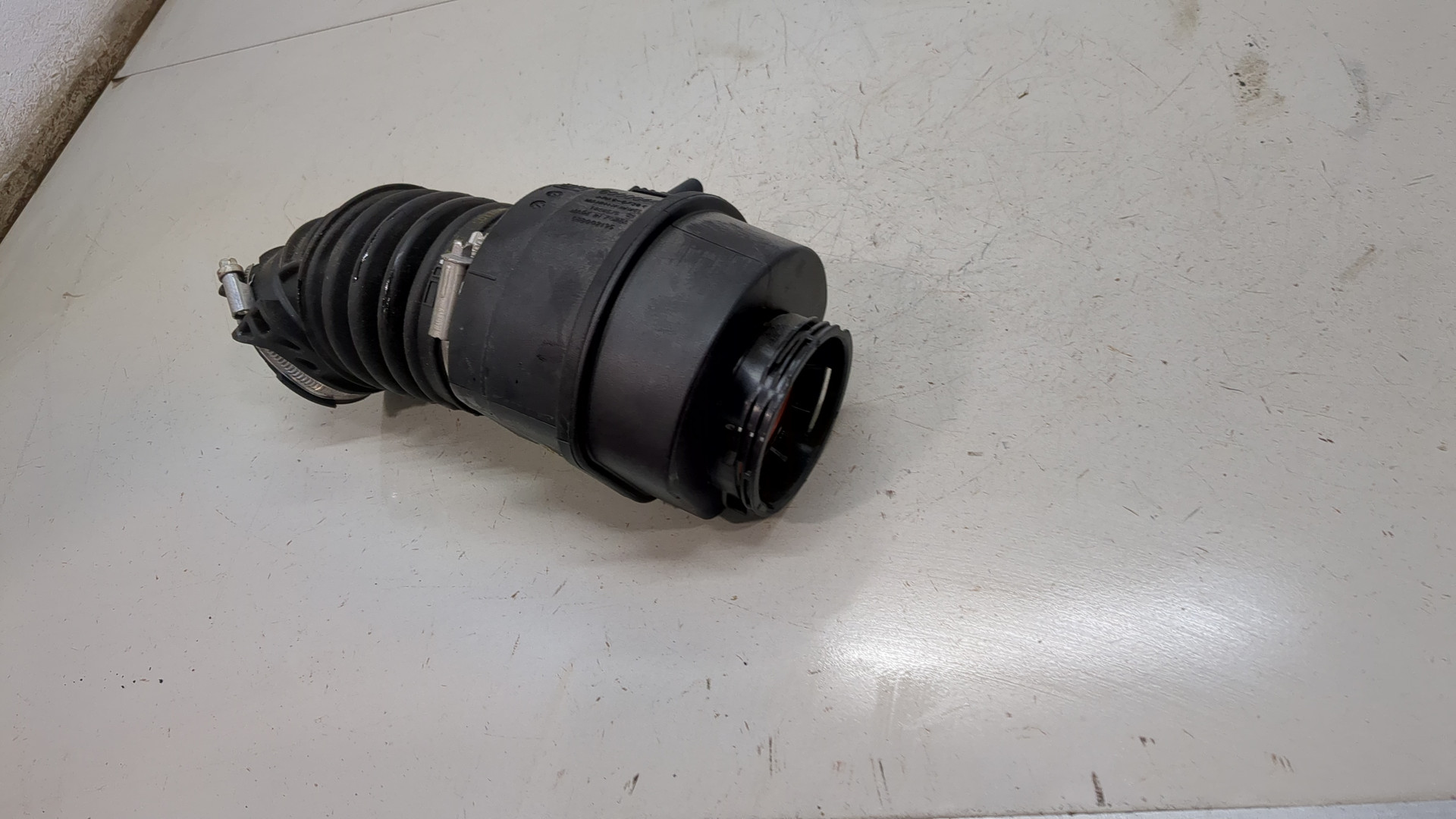 Патрубок воздушного фильтра