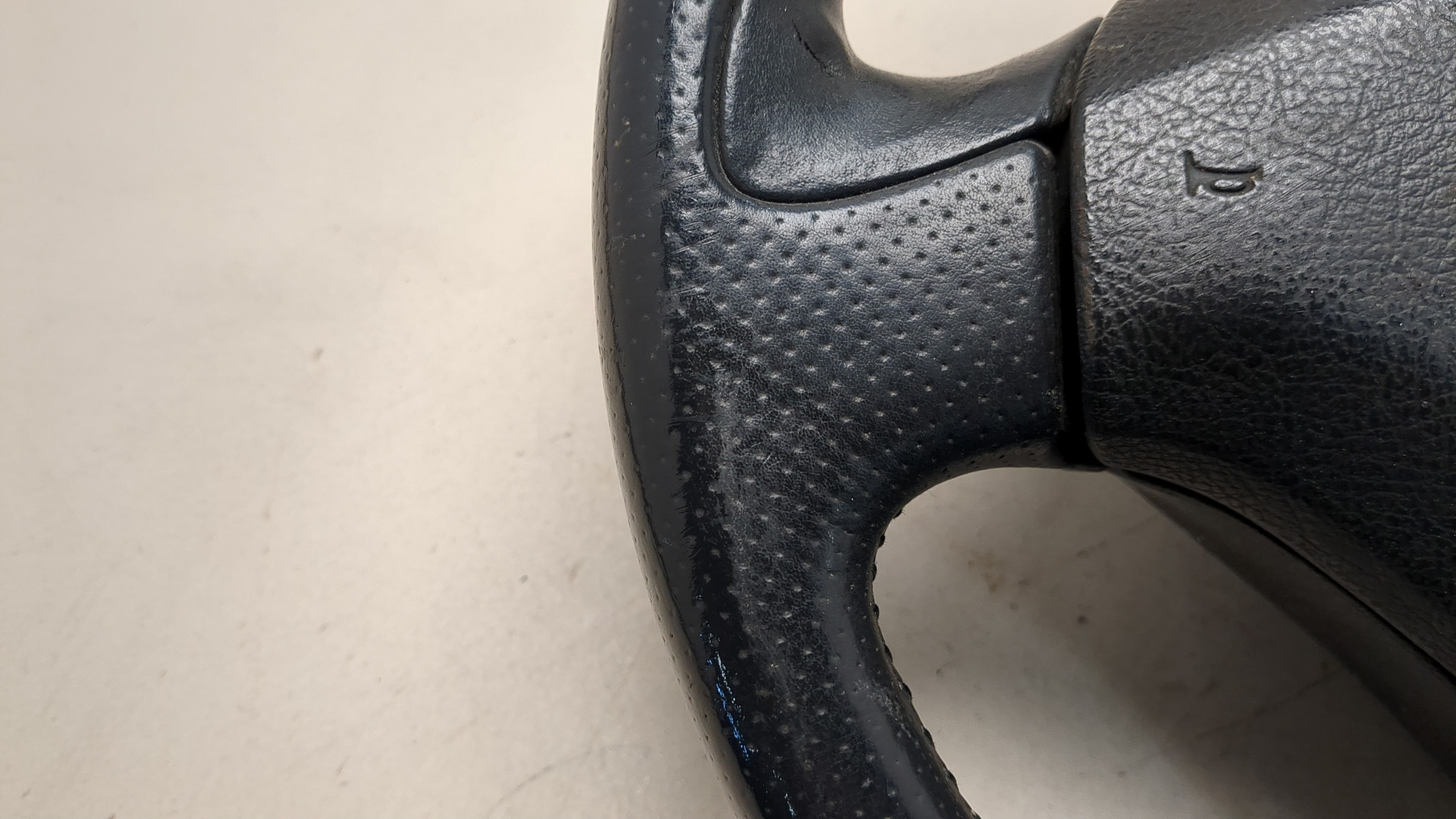 Рулевое колесо (руль)