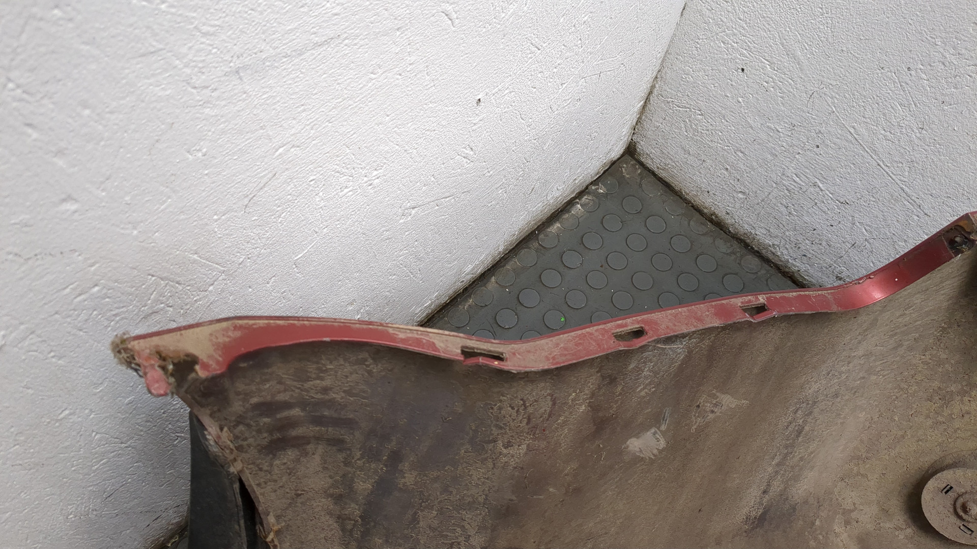 Бампер задний