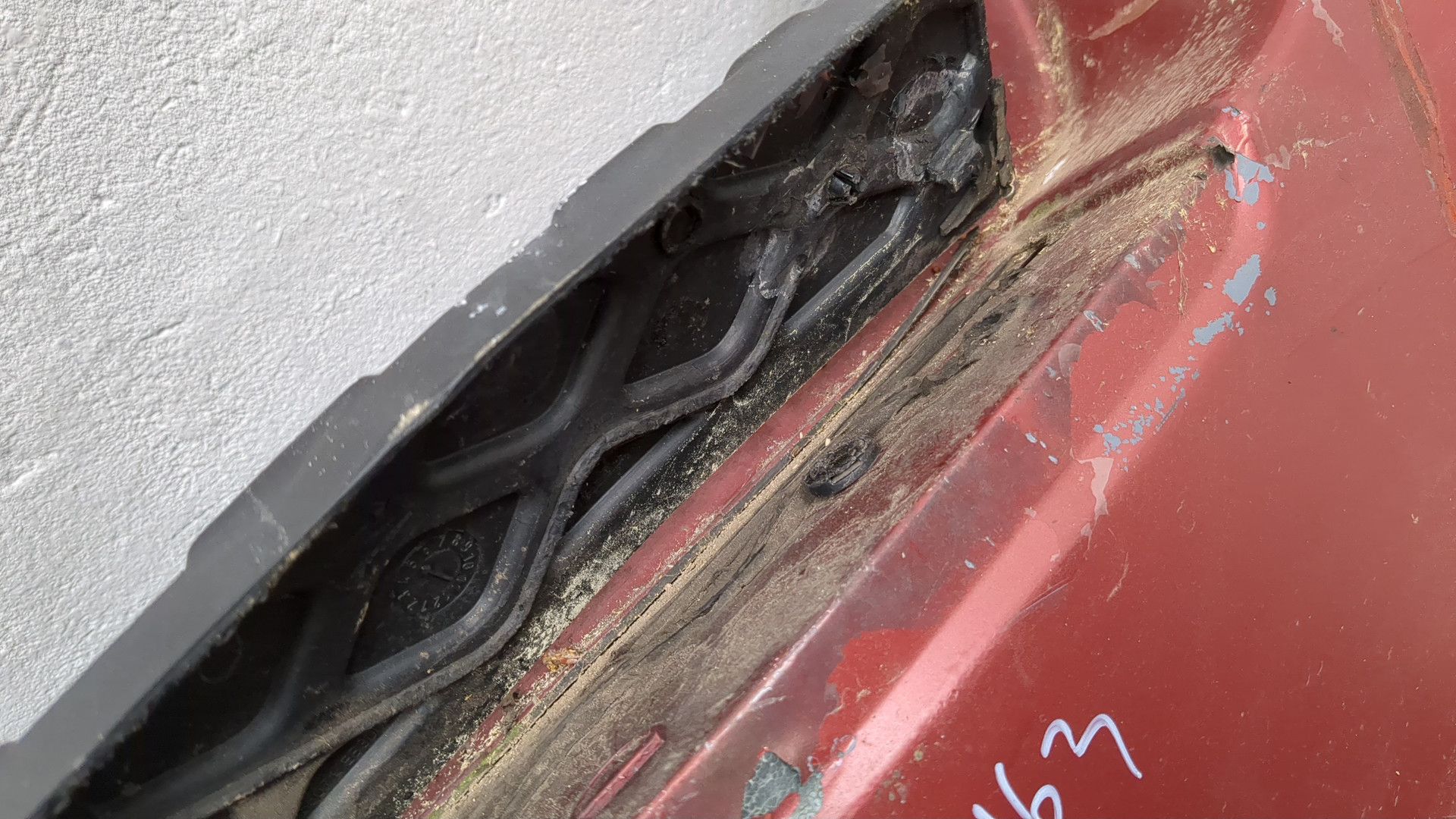 Бампер задний