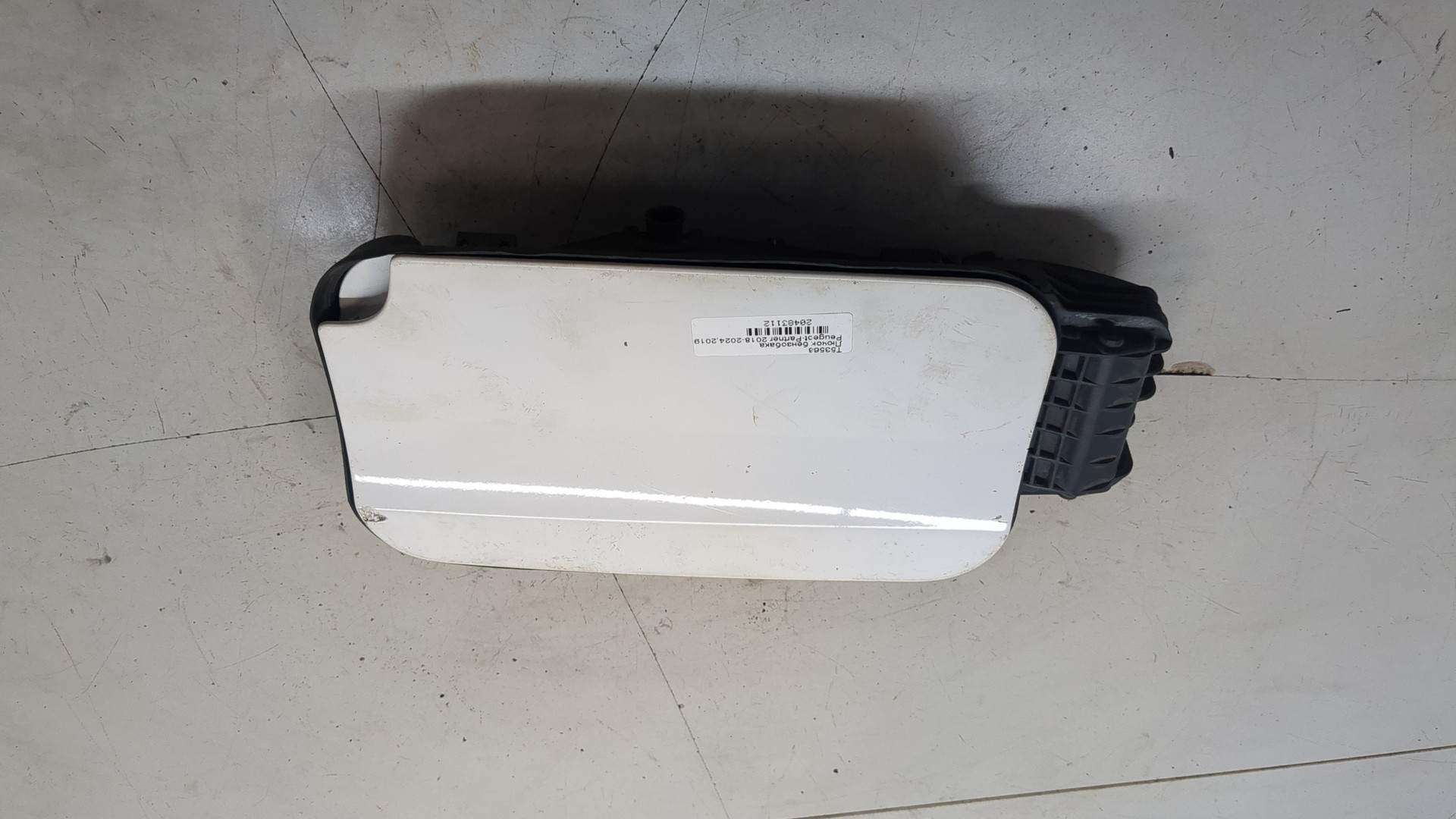 Лючок бензобака