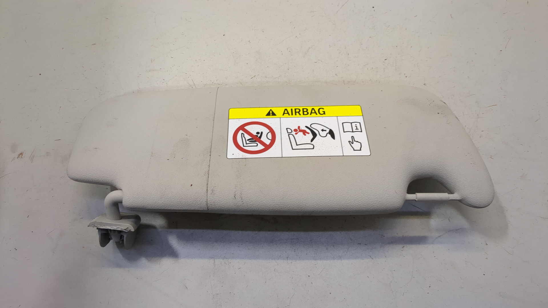 Козырек солнцезащитный