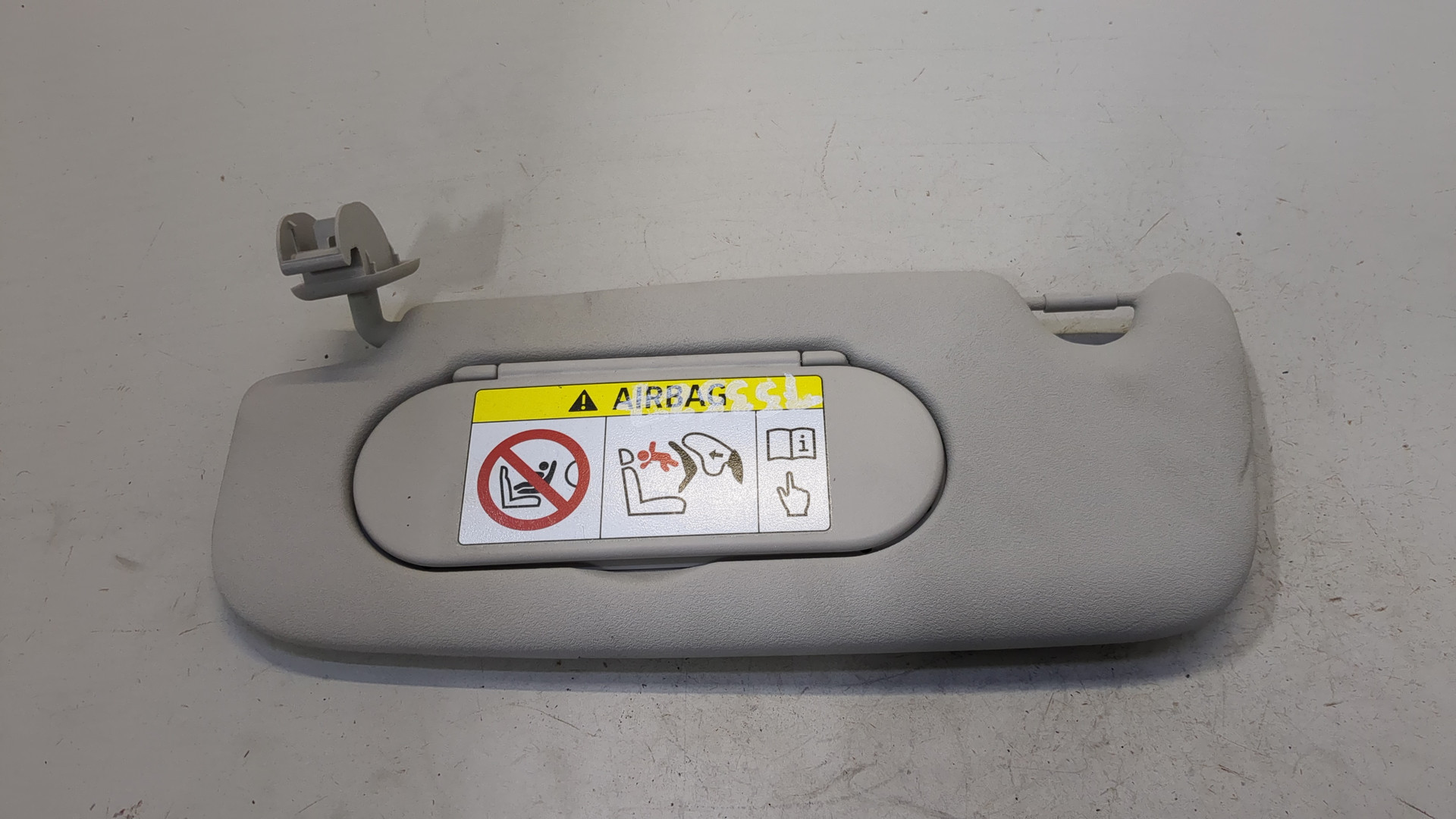 Козырек солнцезащитный