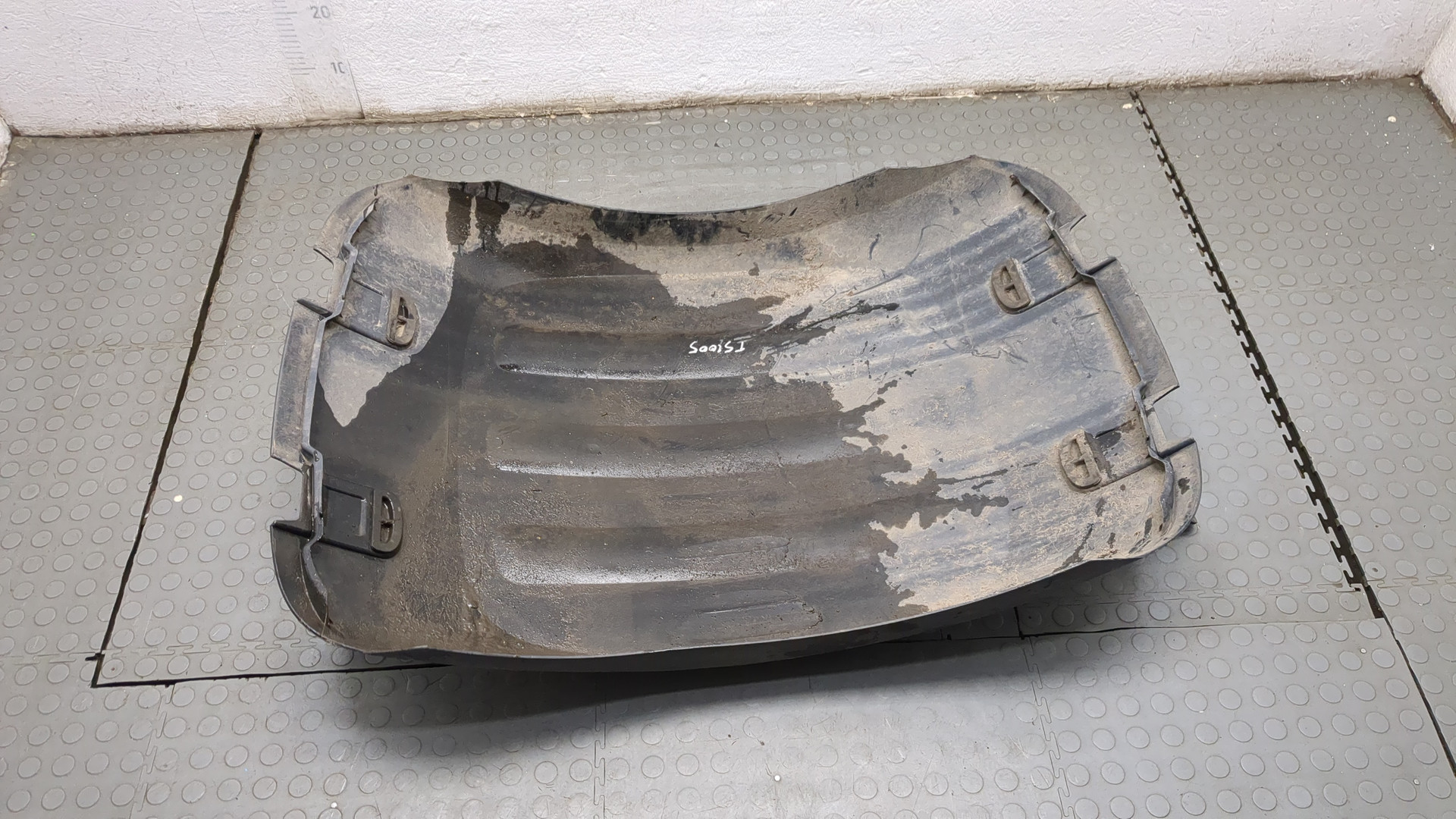 Кузовной элемент