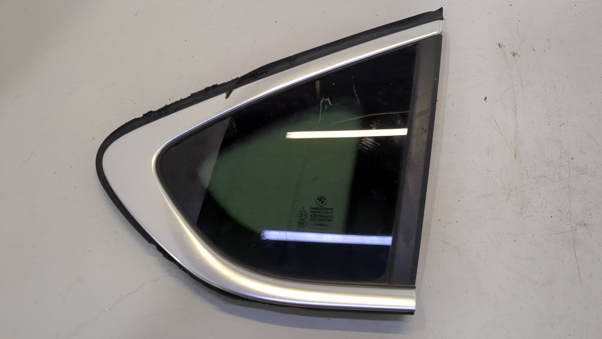 Стекло кузовное глухое правое