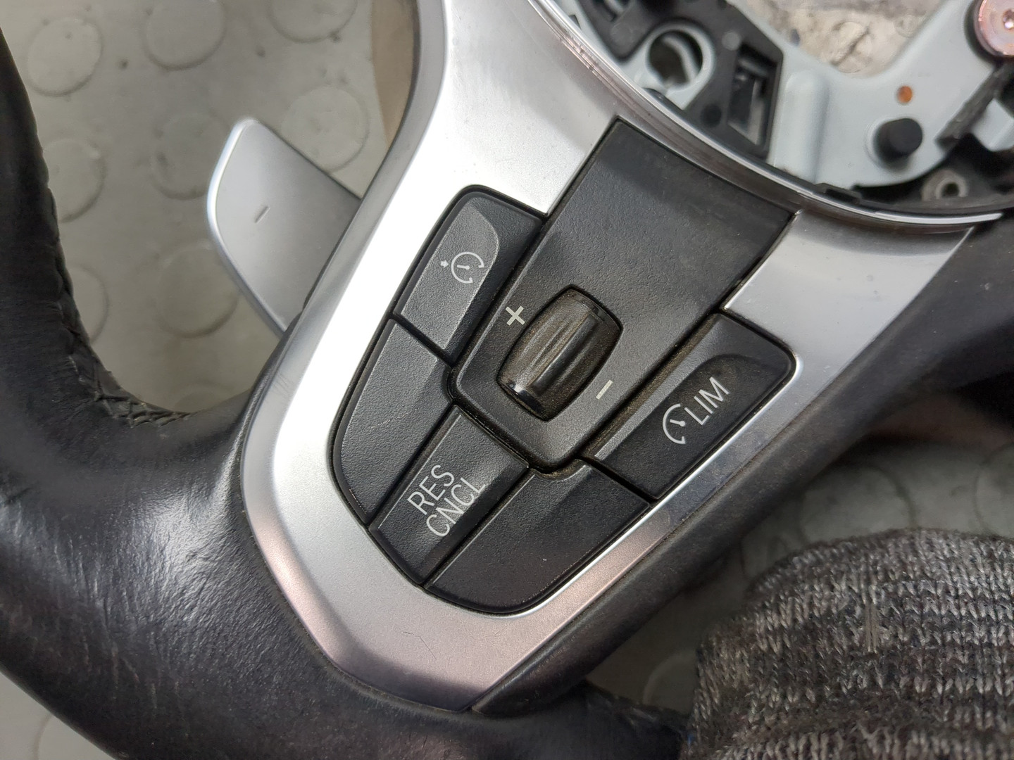 Рулевое колесо (руль)