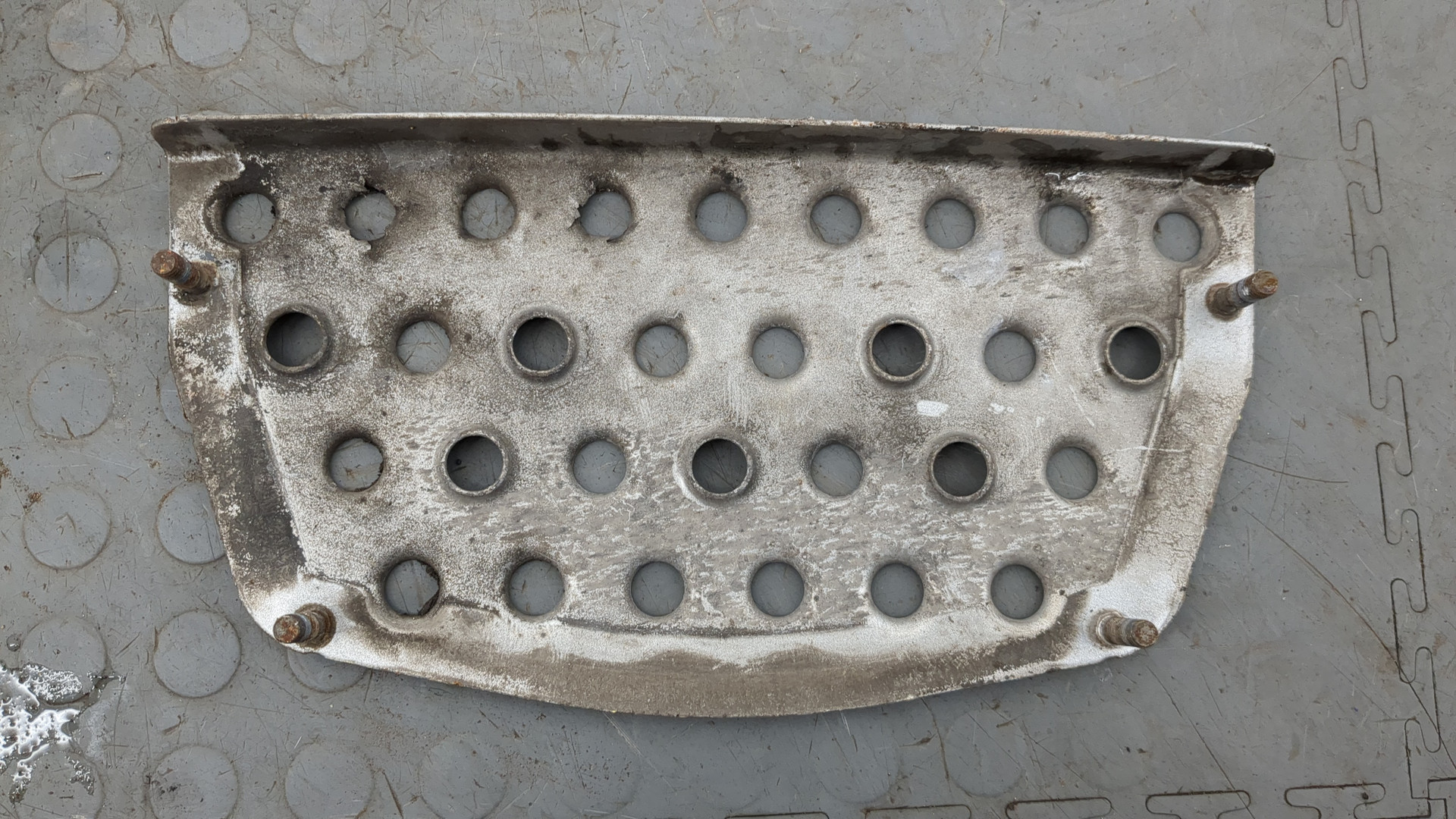 Накладка на подножку