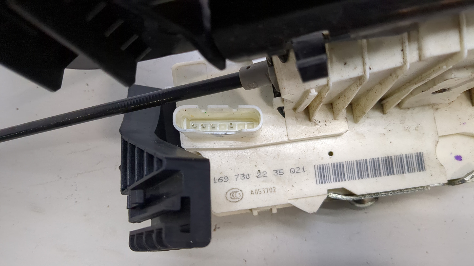 Замок двери задней правой