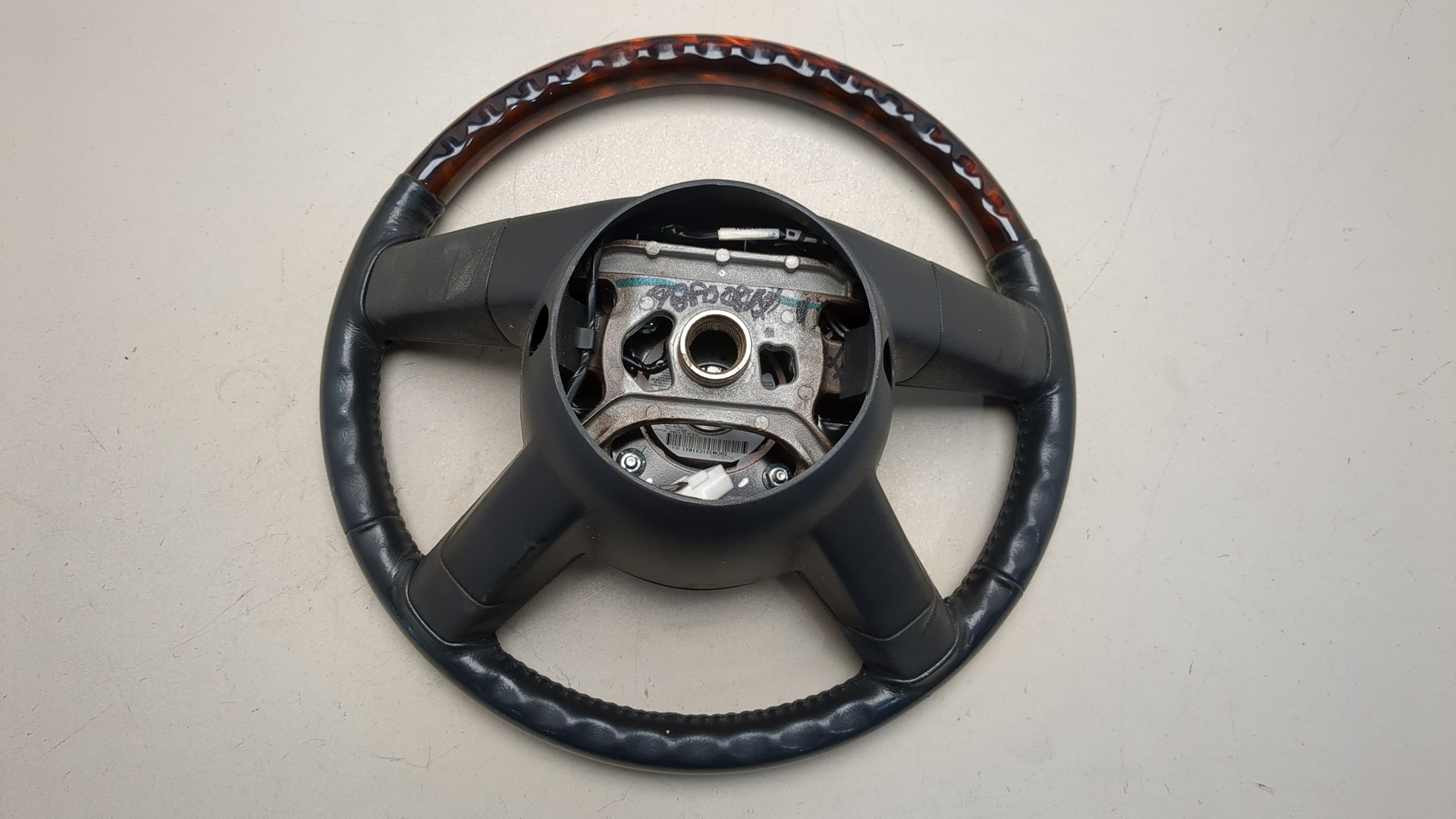 Рулевое колесо (руль)