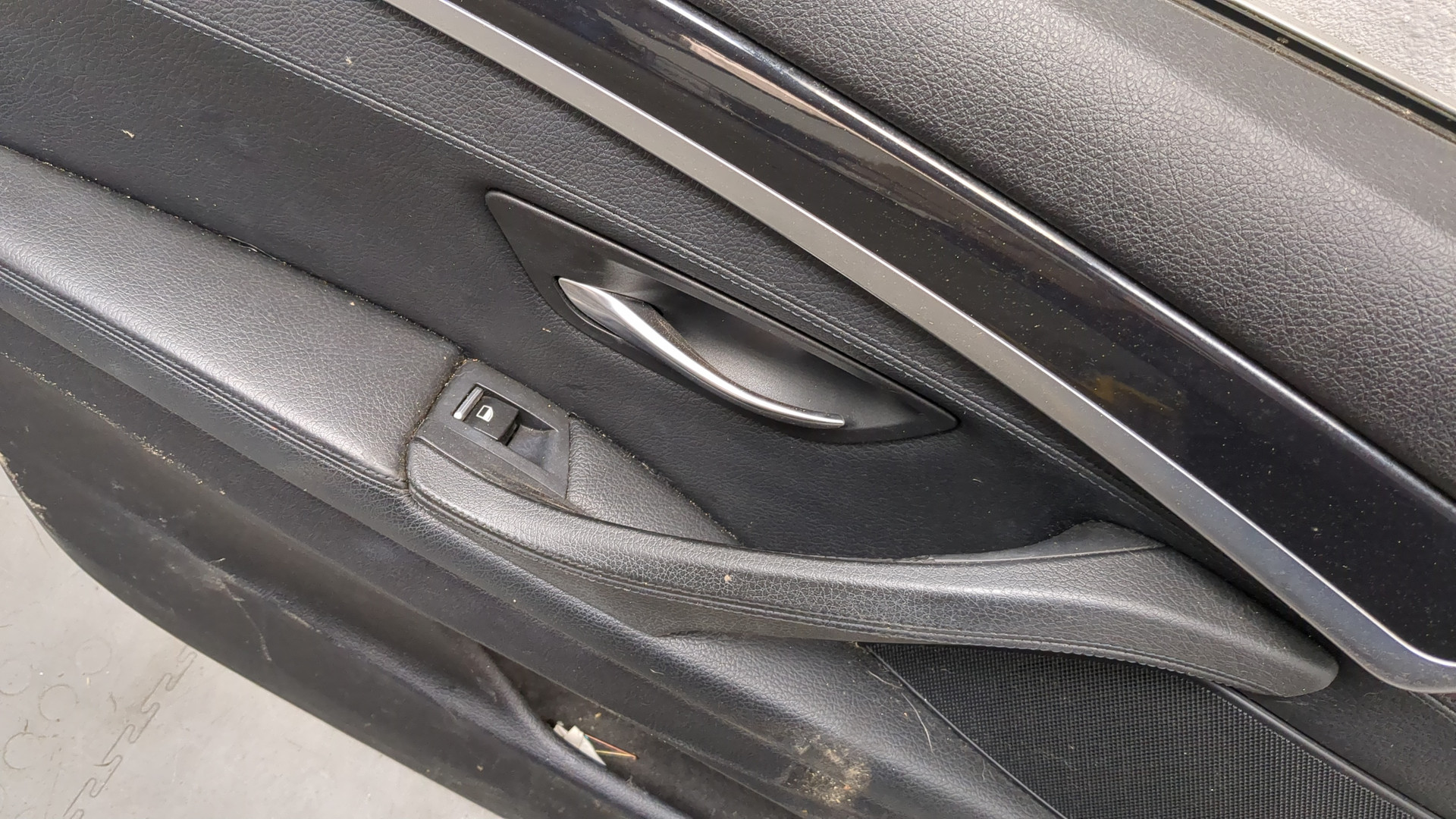 Дверь передняя левая