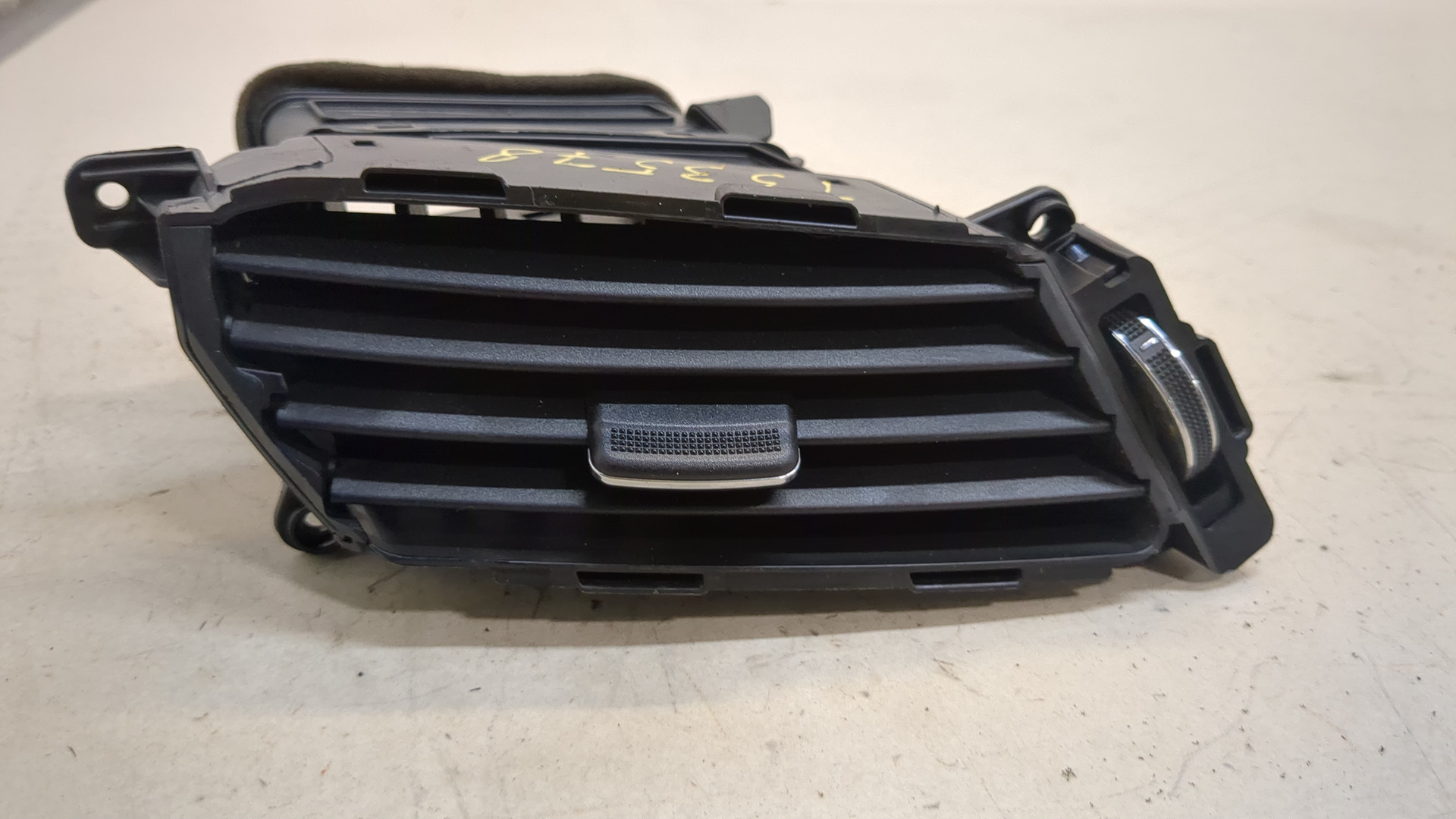 Дефлектор воздушный