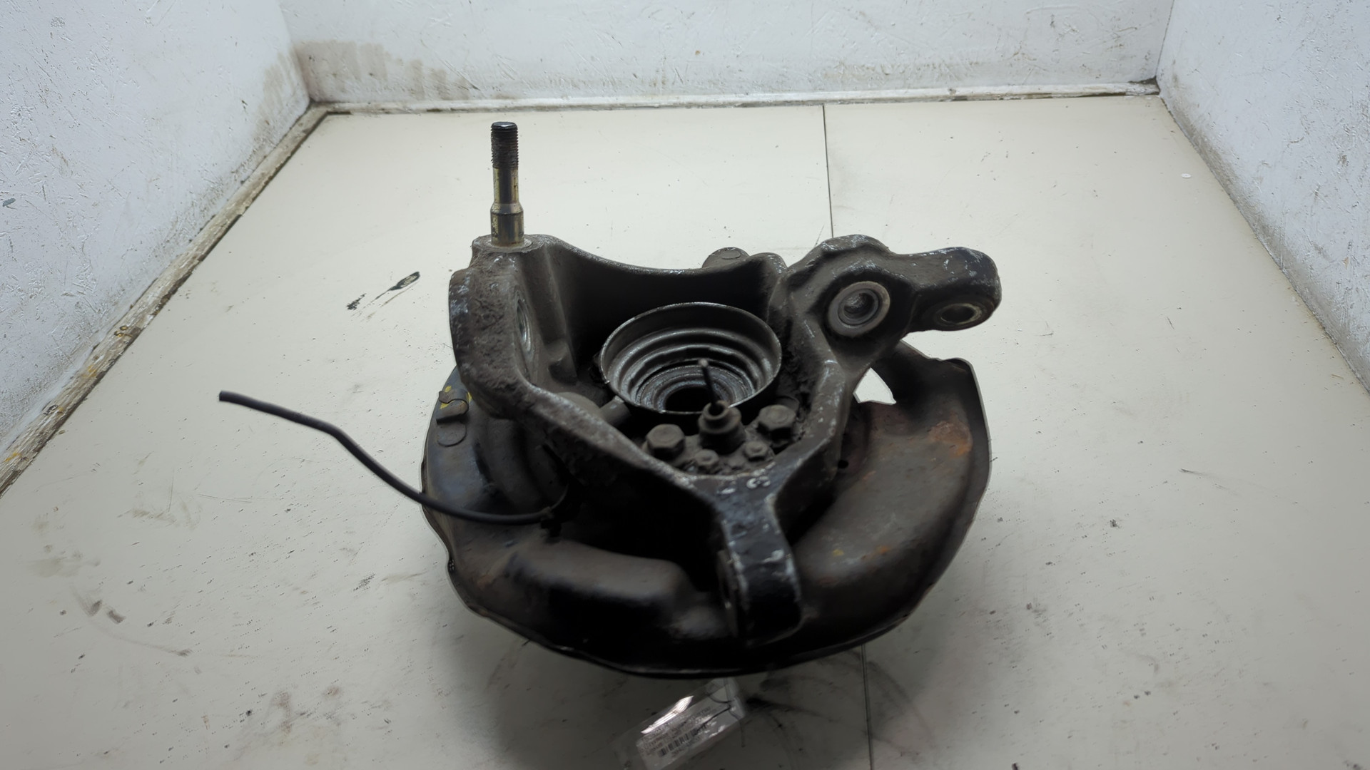 Кулак поворотный задний правый