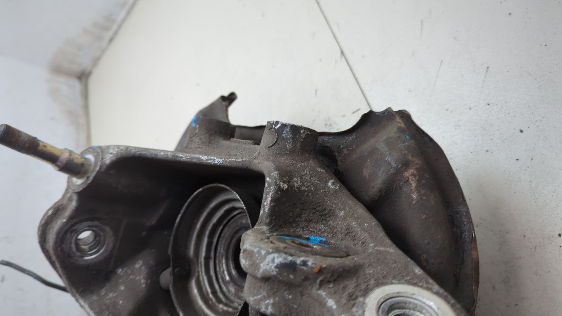 Кулак поворотный задний правый