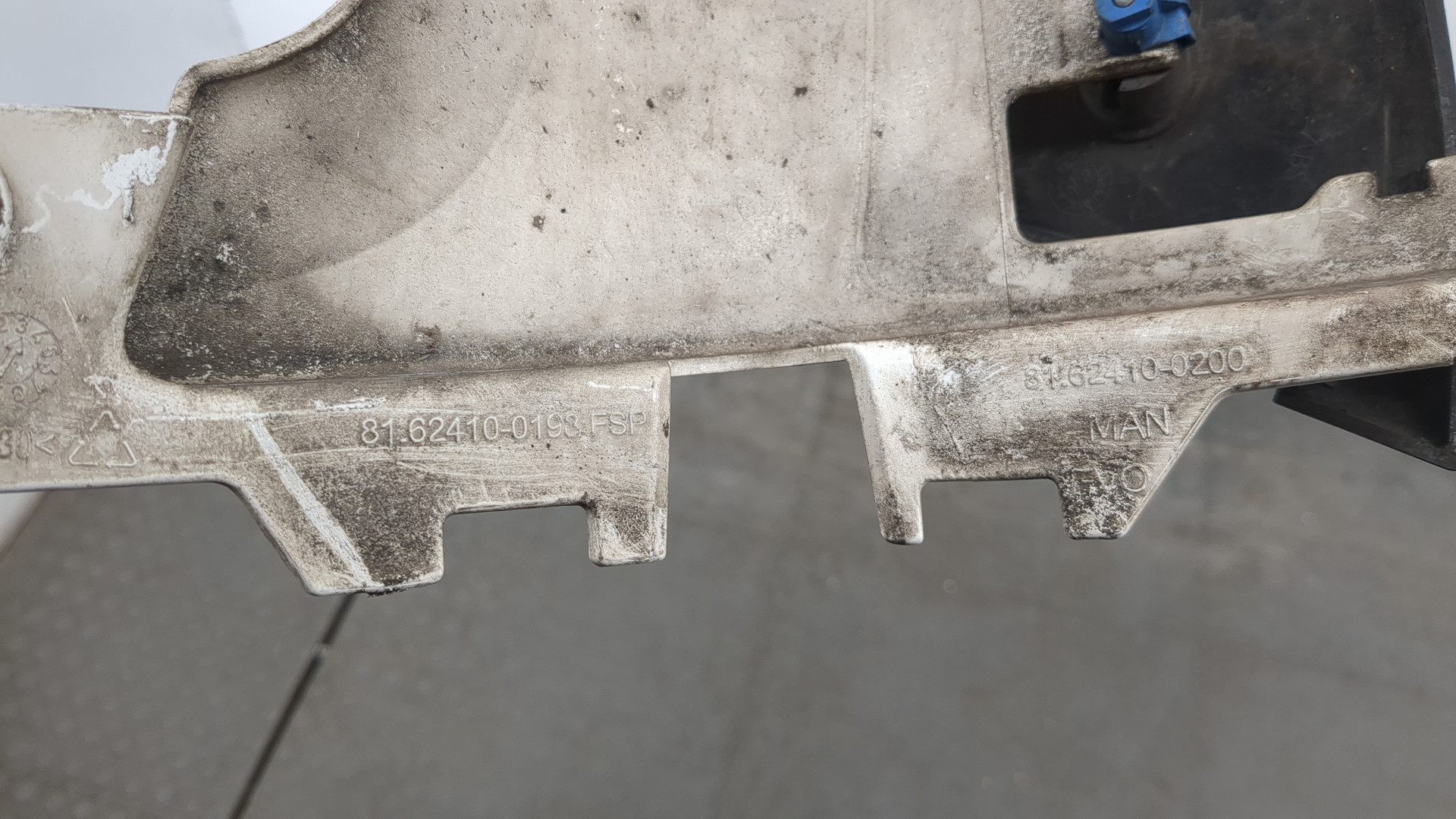 Молдинг лобового стекла