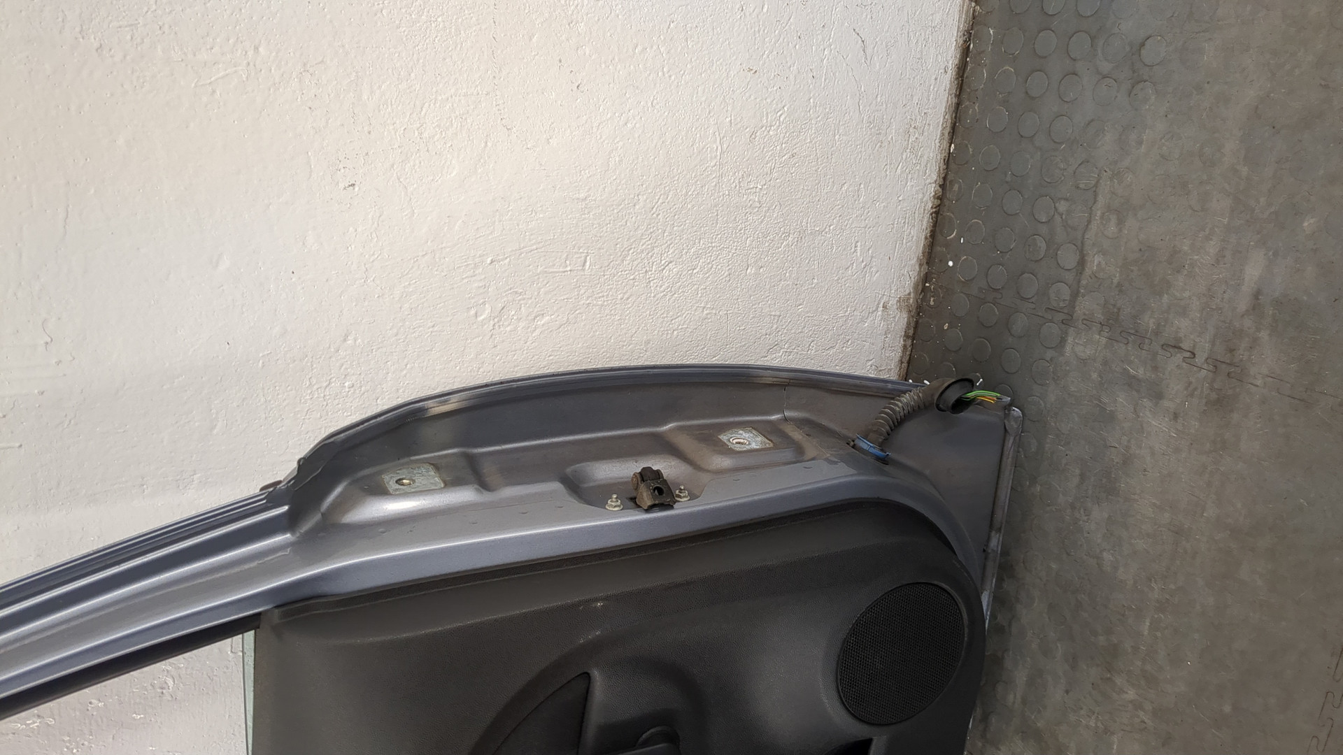 Дверь задняя левая