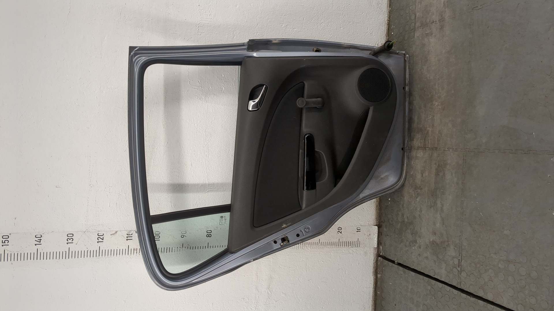 Дверь задняя левая