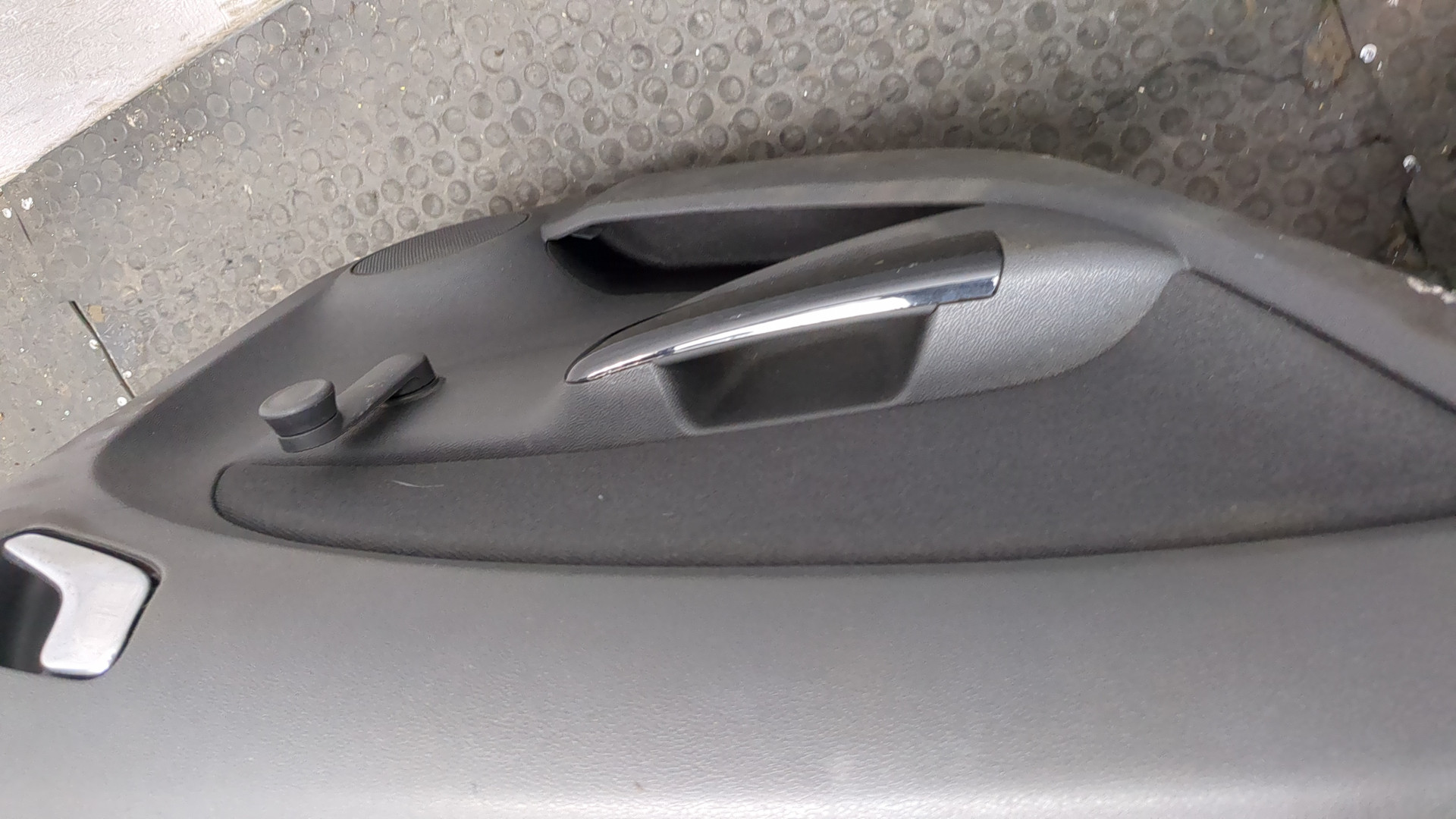 Дверь задняя левая