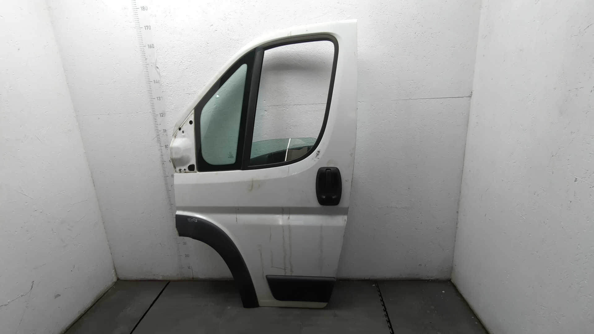 Дверь передняя левая