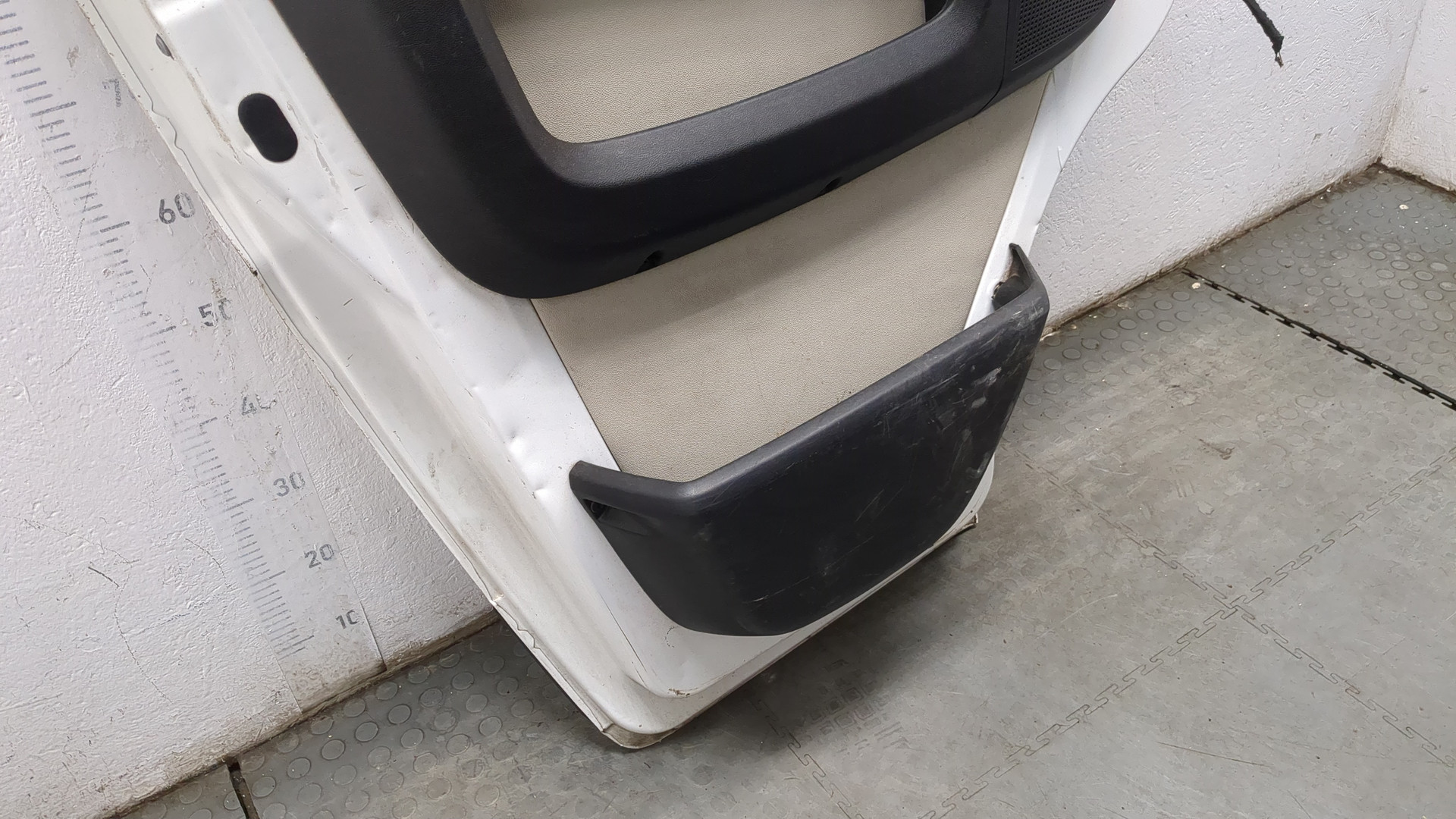 Дверь передняя левая