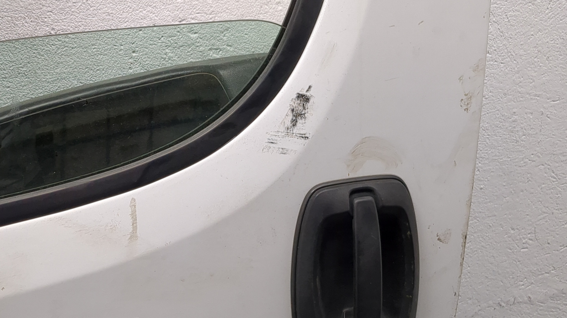 Дверь передняя левая