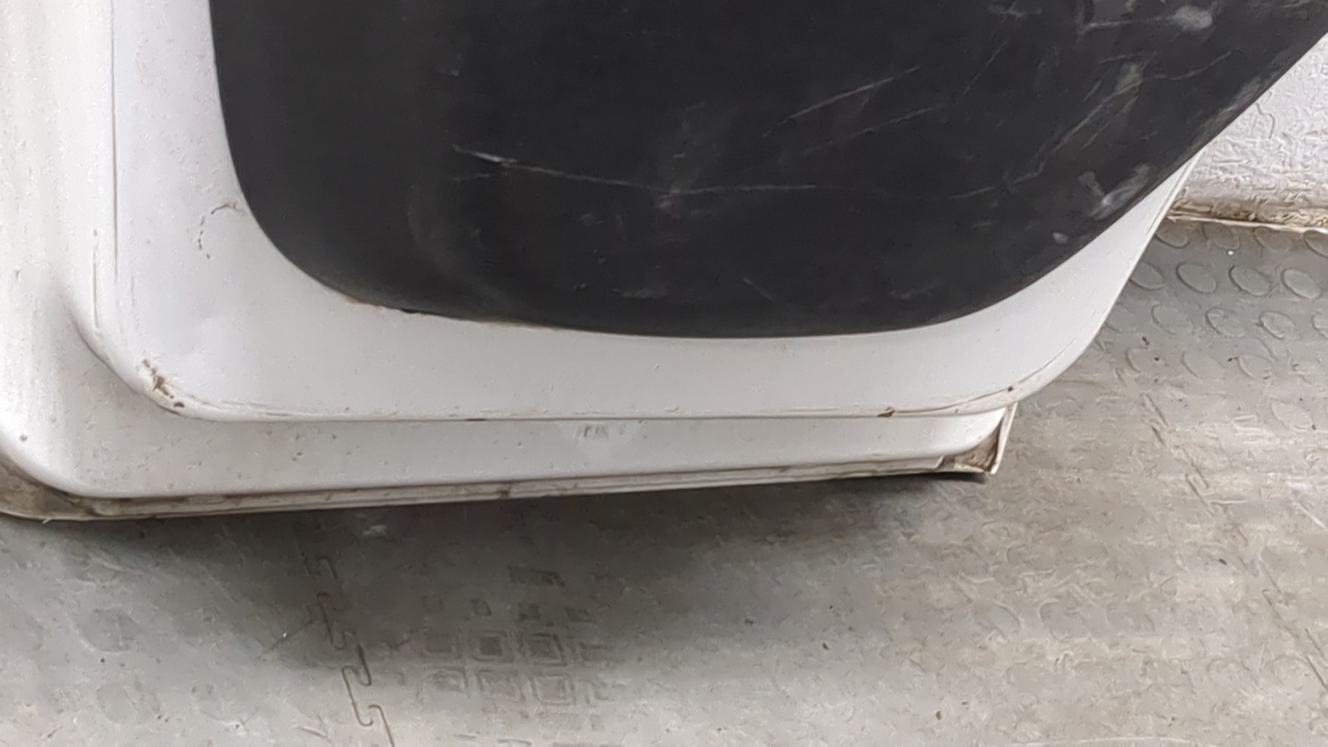 Дверь передняя левая