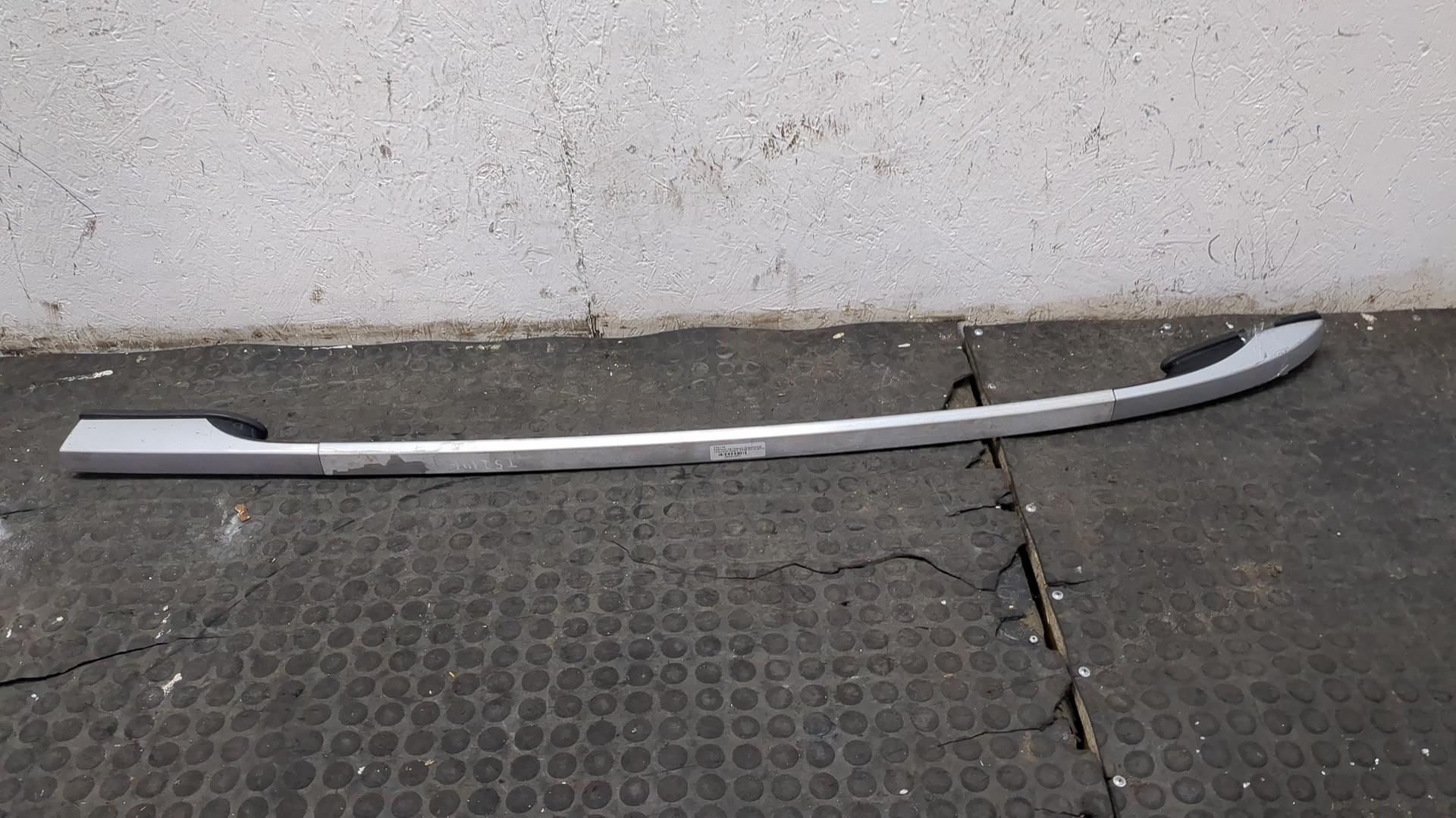 Рейлинг (релинг) левый (планка на крышу)