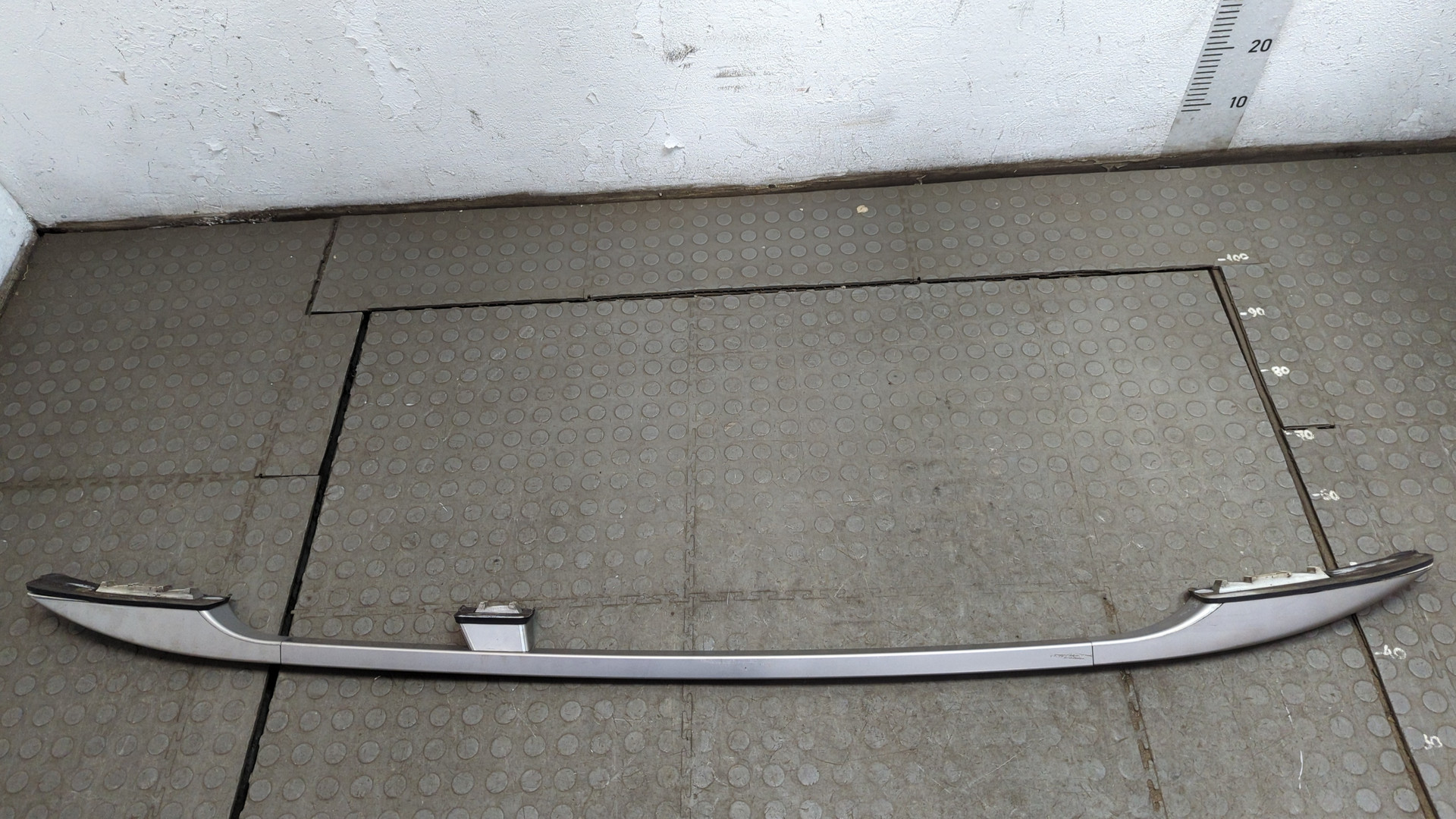 Рейлинг (релинг) правый (планка на крышу)