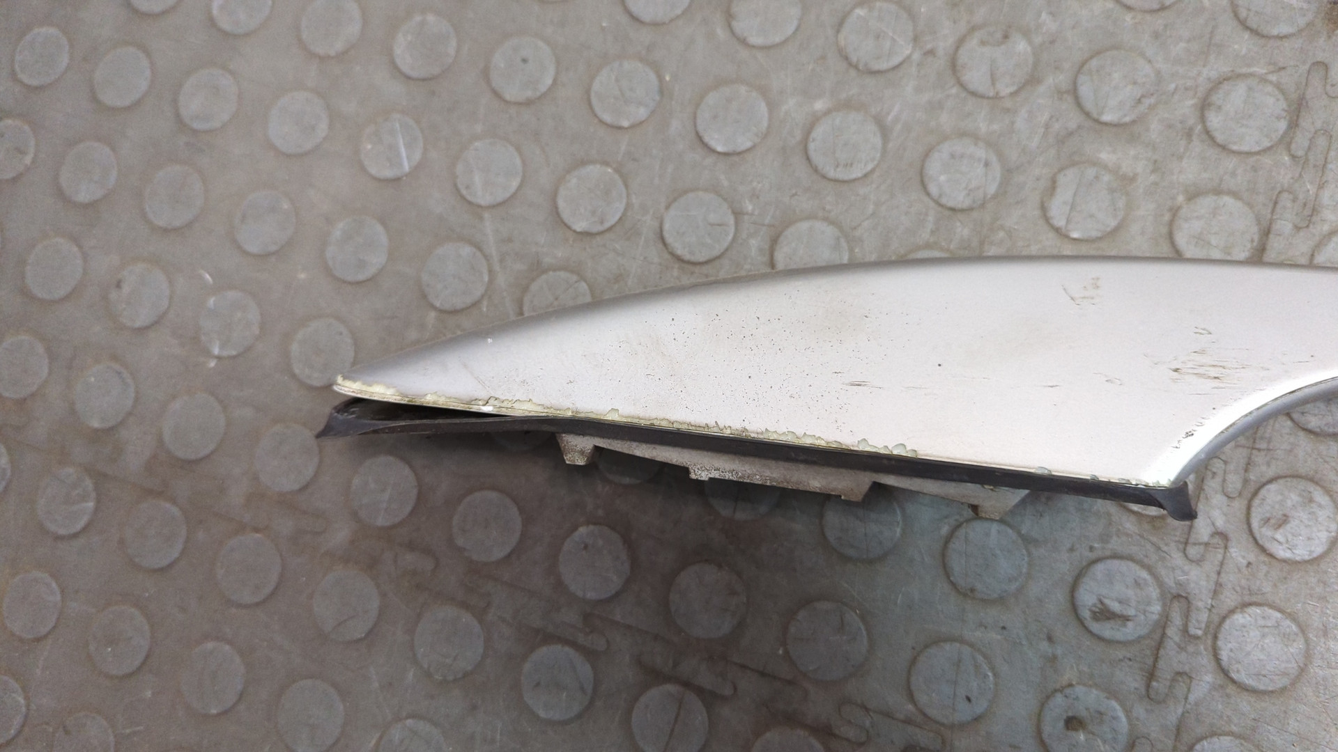 Рейлинг (релинг) правый (планка на крышу)