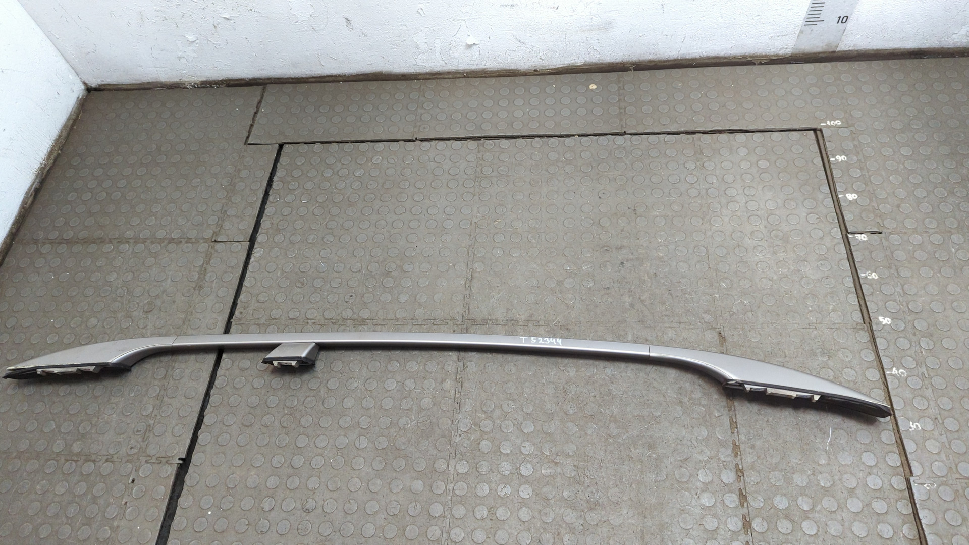 Рейлинг (релинг) правый (планка на крышу)