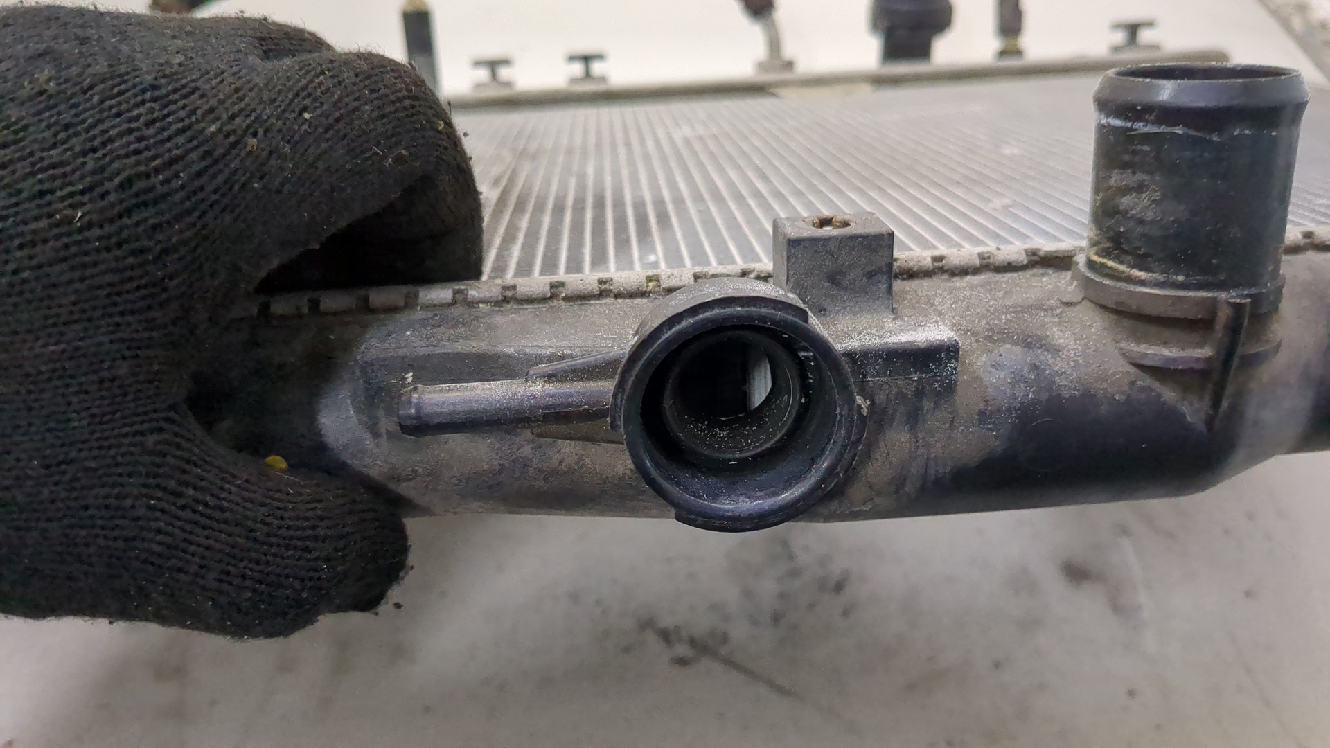 Радиатор охлаждения двигателя основной