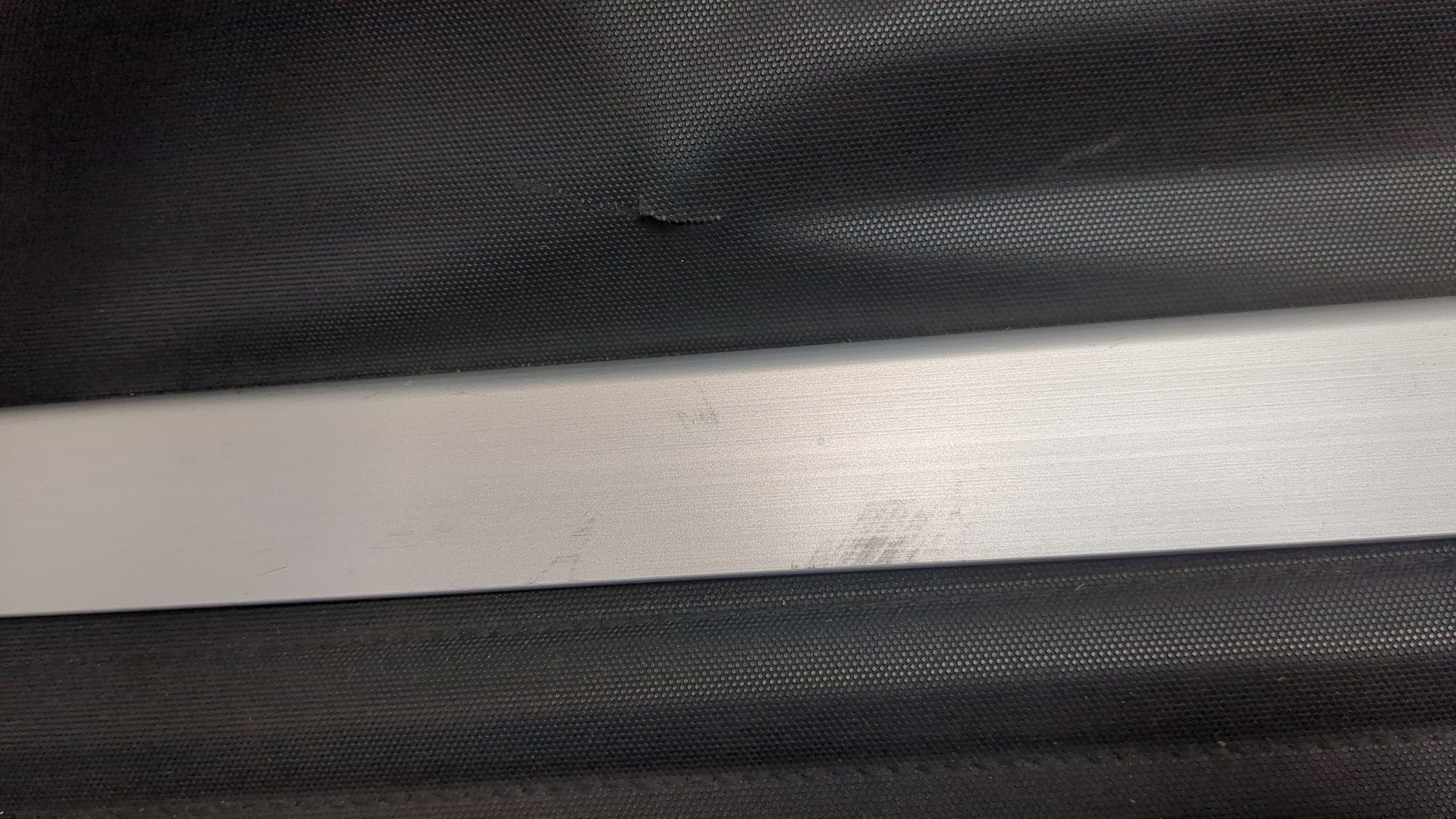 Шторка багажника