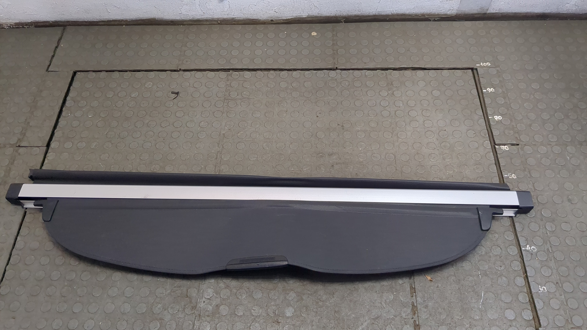 Шторка багажника