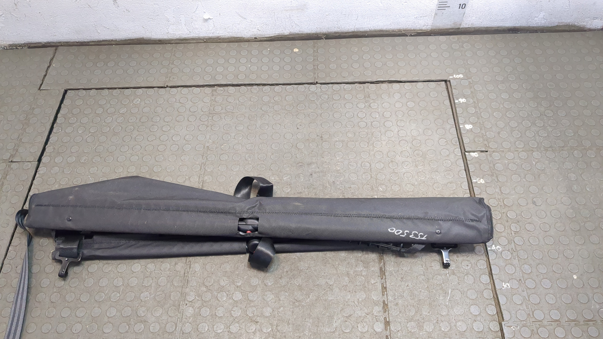 Шторка багажника