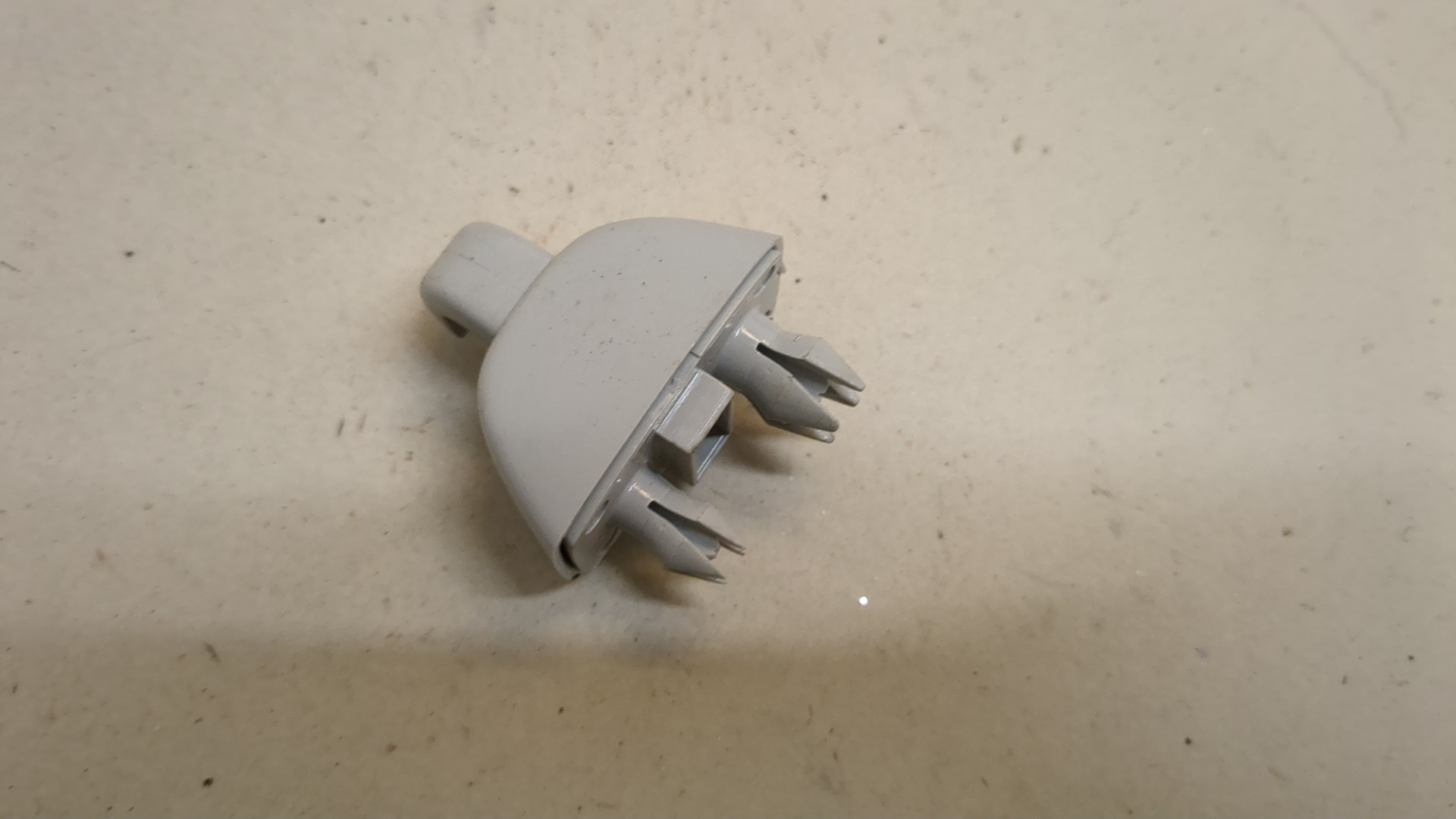 Кронштейн солнцезащитного козырька