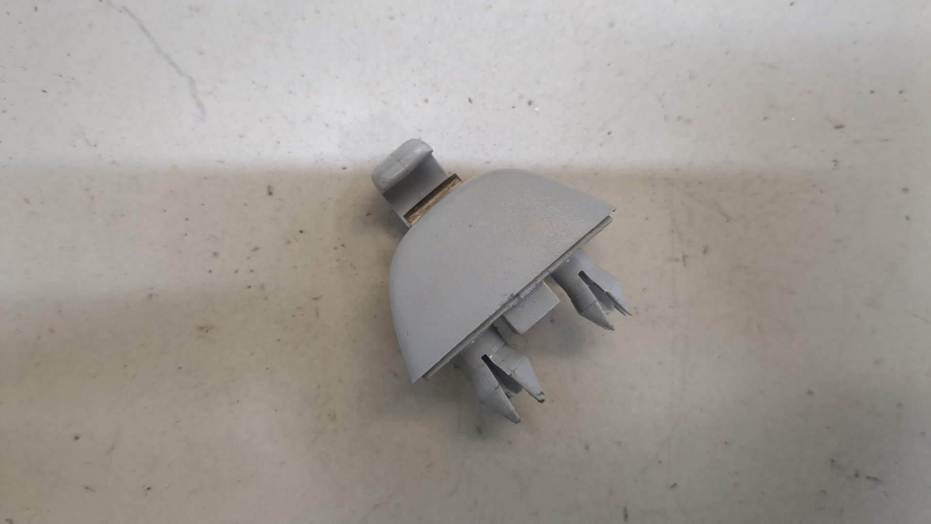 Кронштейн солнцезащитного козырька