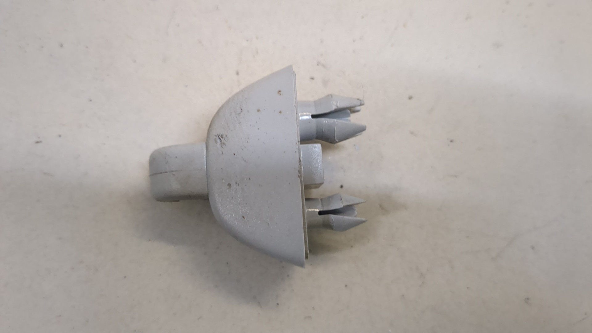 Кронштейн солнцезащитного козырька