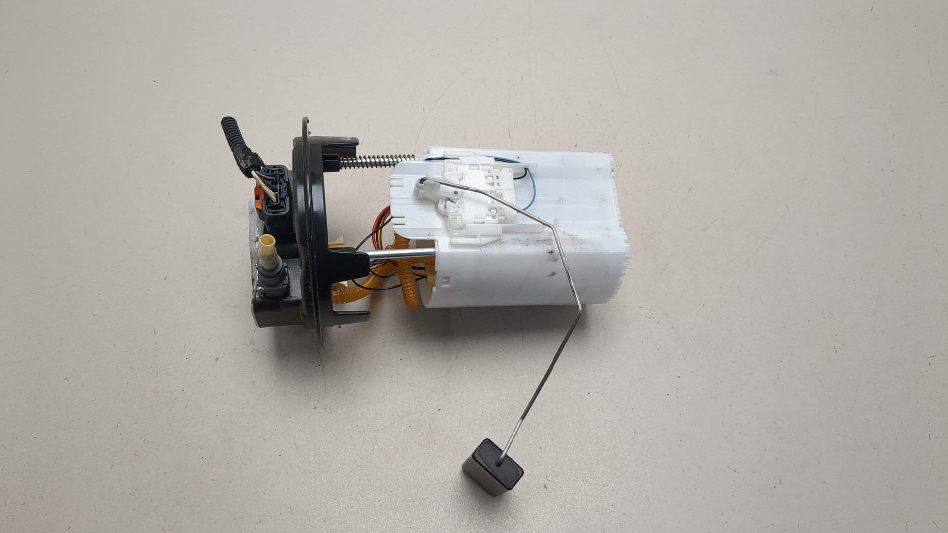 Насос топливный электрический