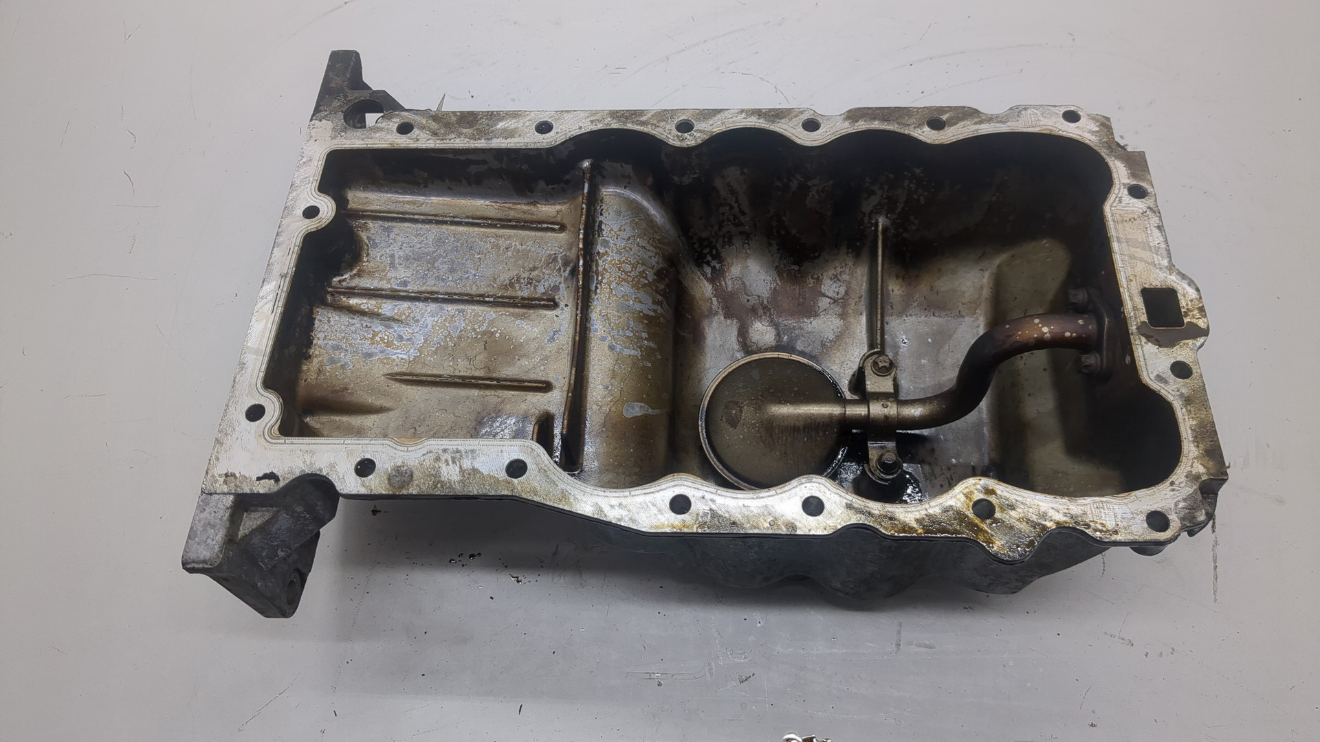 Поддон масляный двигателя (картер)