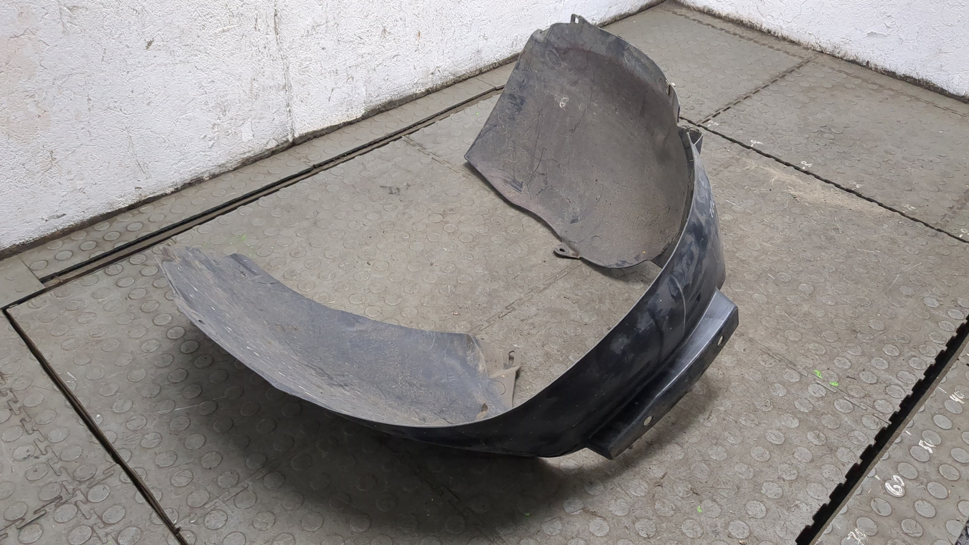 Локер передний левый