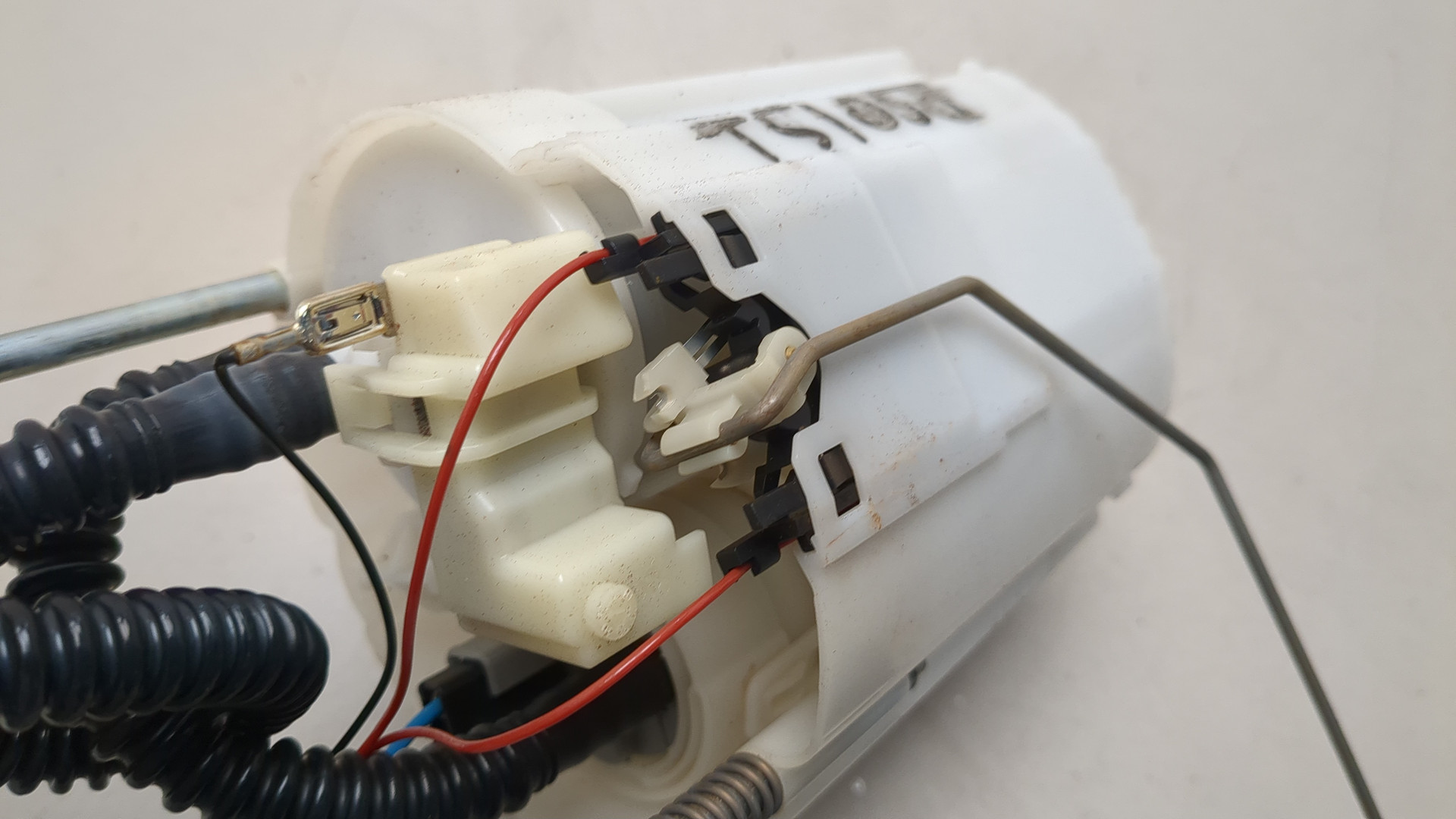 Насос топливный электрический