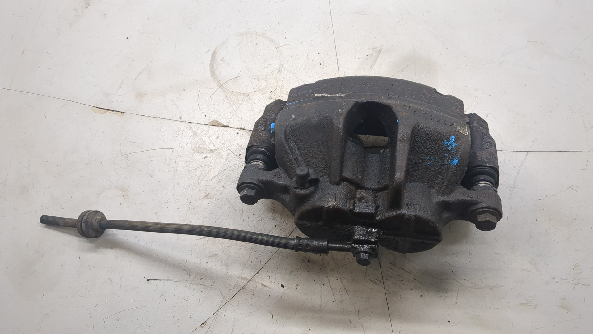 Суппорт передний правый