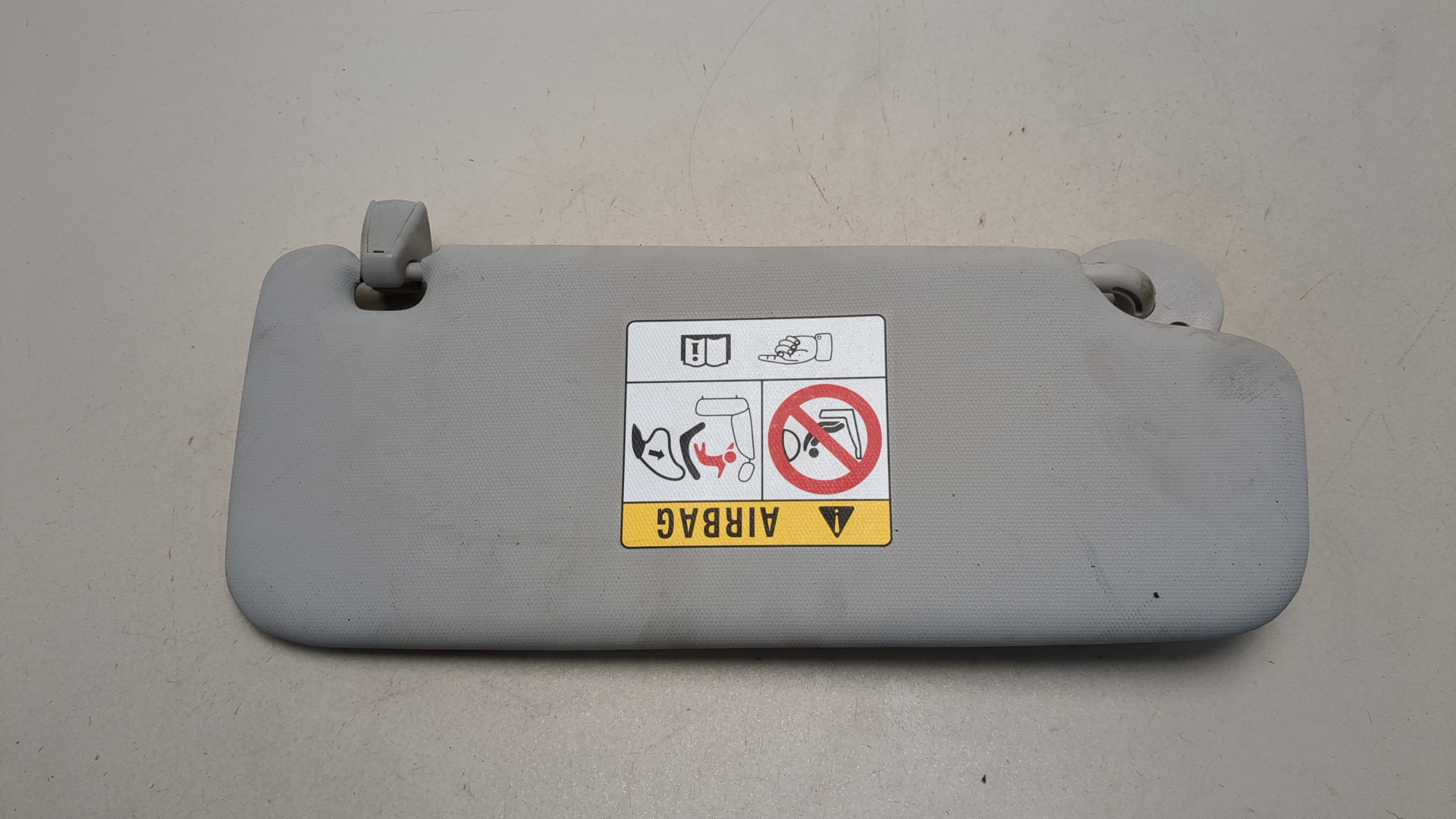 Козырек солнцезащитный