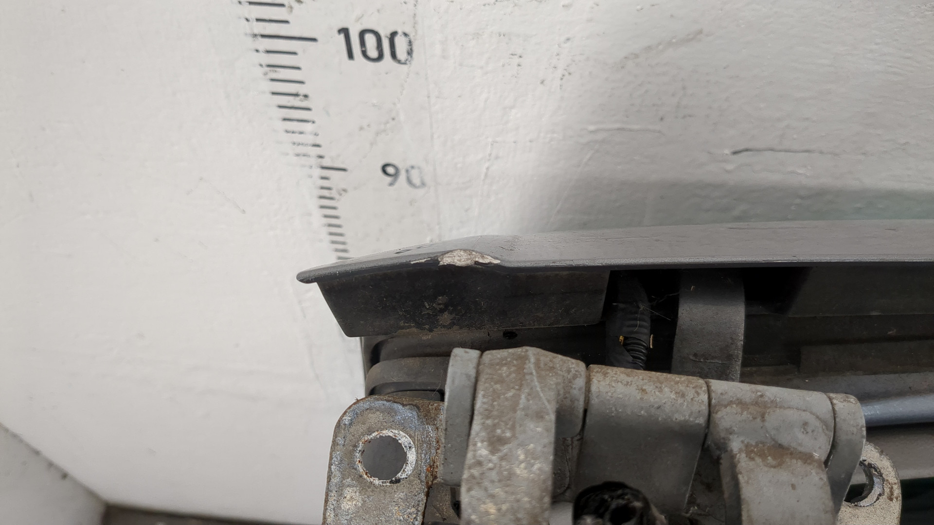 Дверь багажника