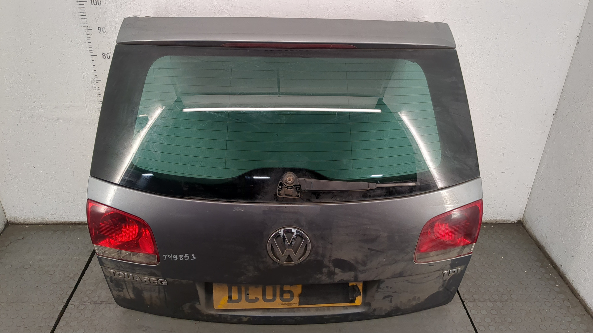 Дверь багажника