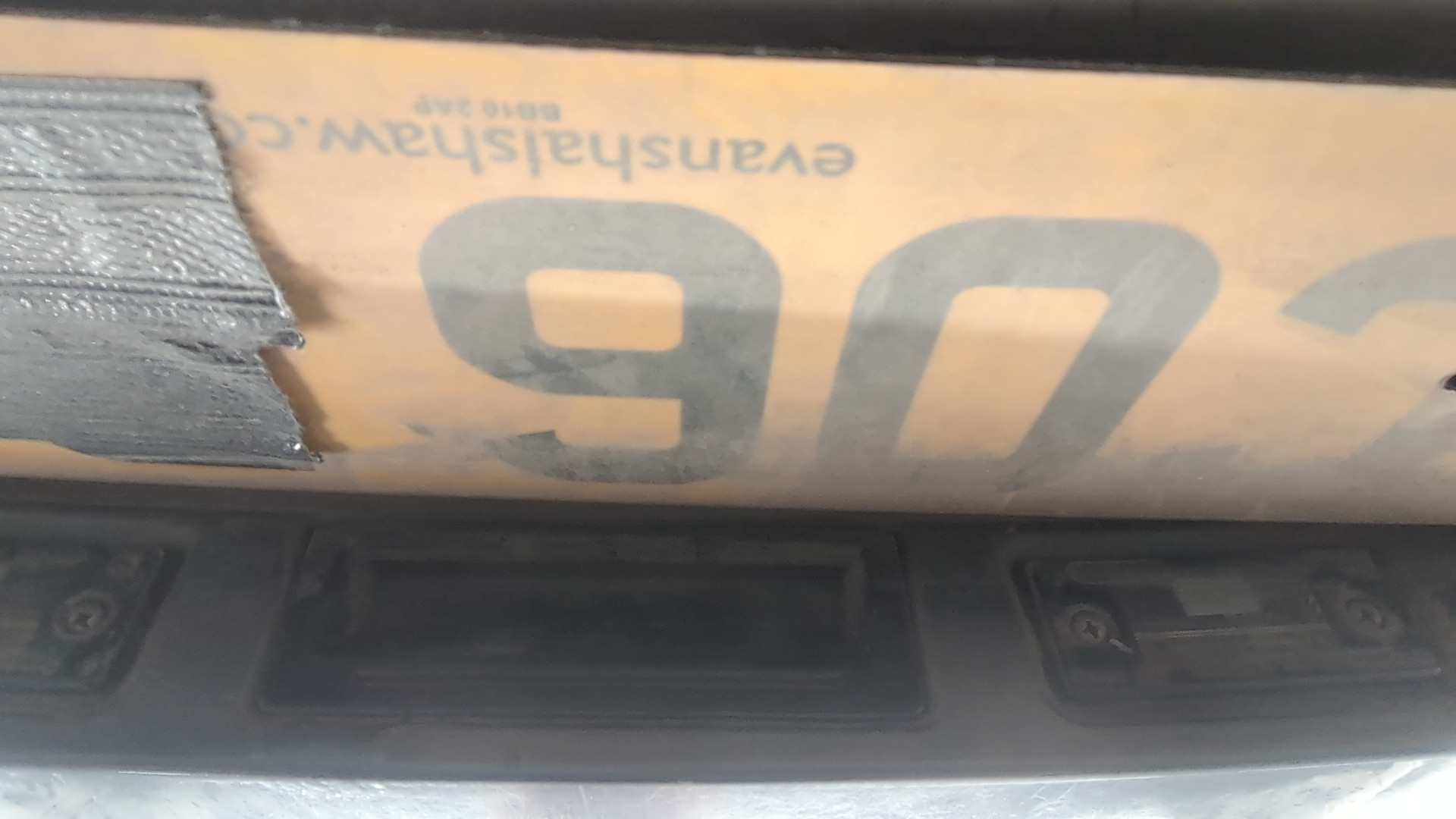 Дверь багажника