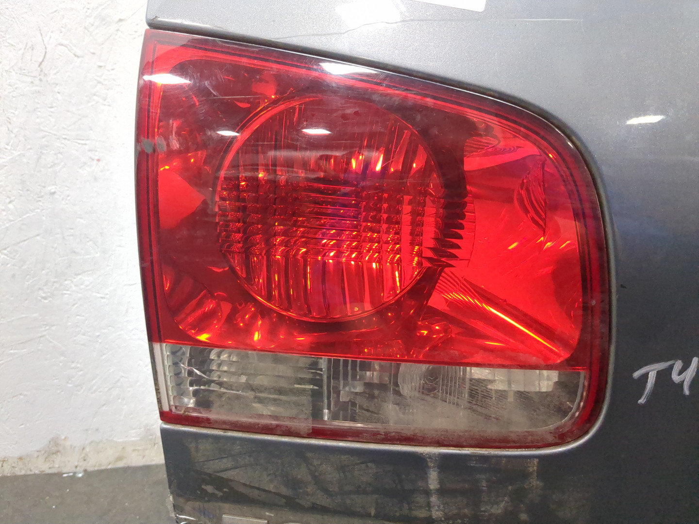 Дверь багажника