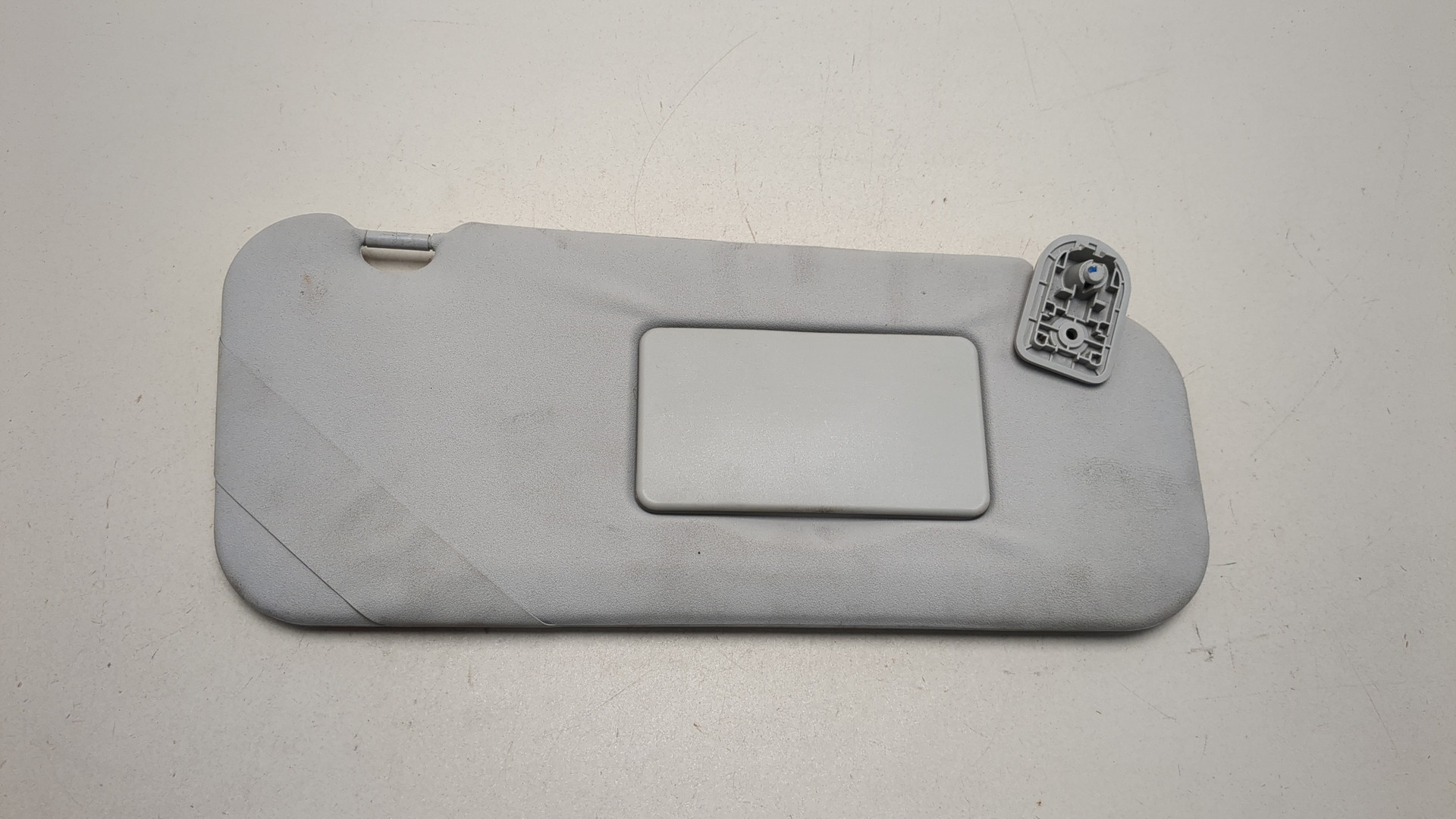 Козырек солнцезащитный